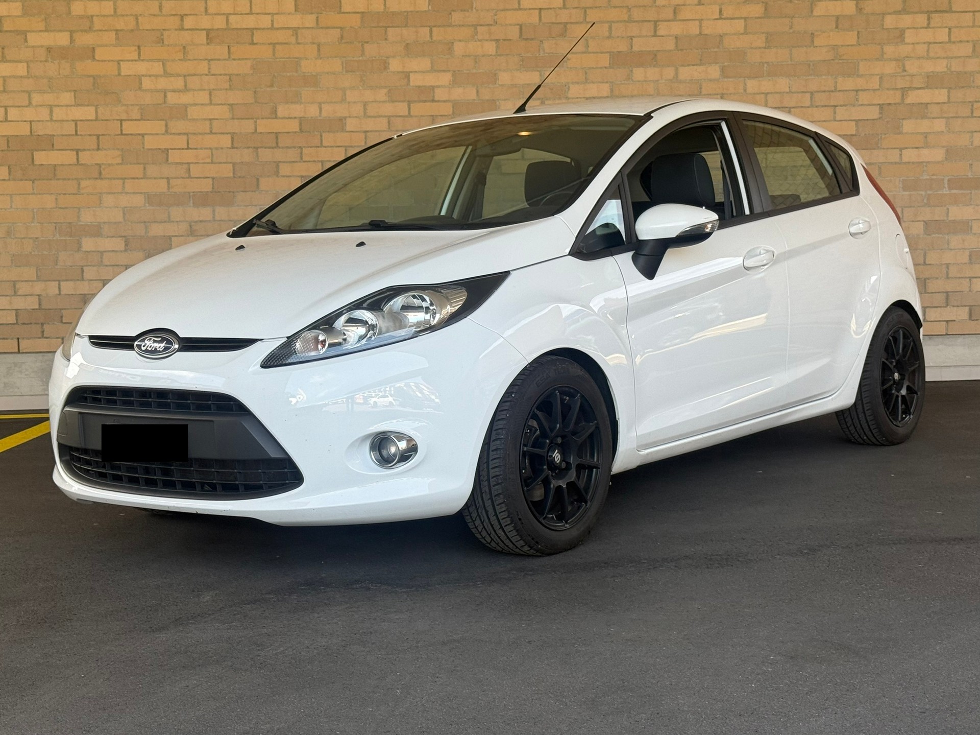 FORD Fiesta 1.4 16V Titanium