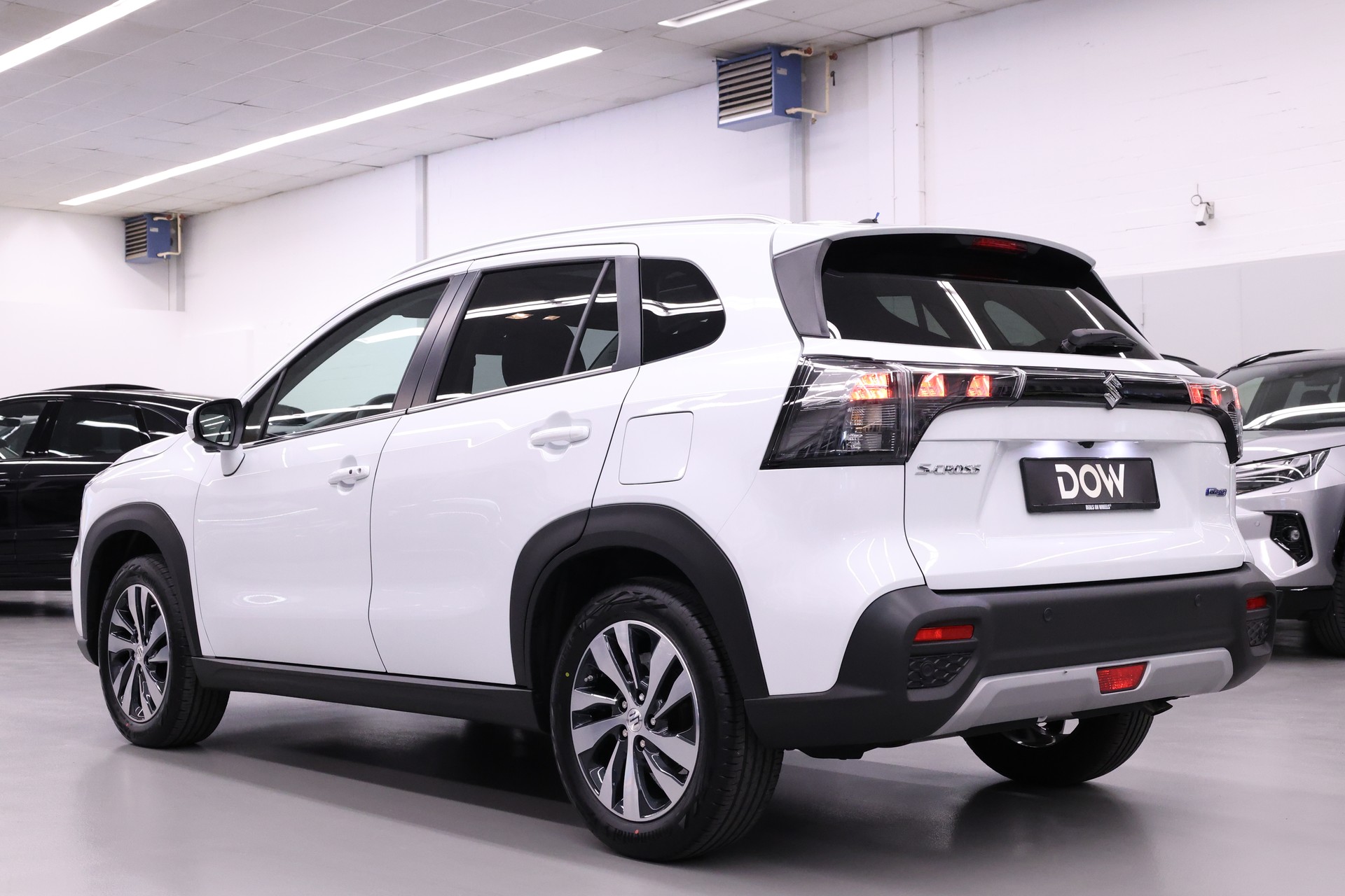 SUZUKI S-Cross 1.4 T Compact Top Hybrid 4x4-image-6