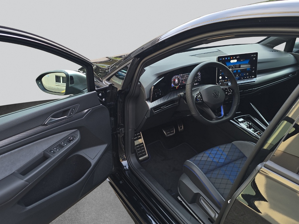 VW Golf VIII 2.0 TSI R DSG 4motion-image-23