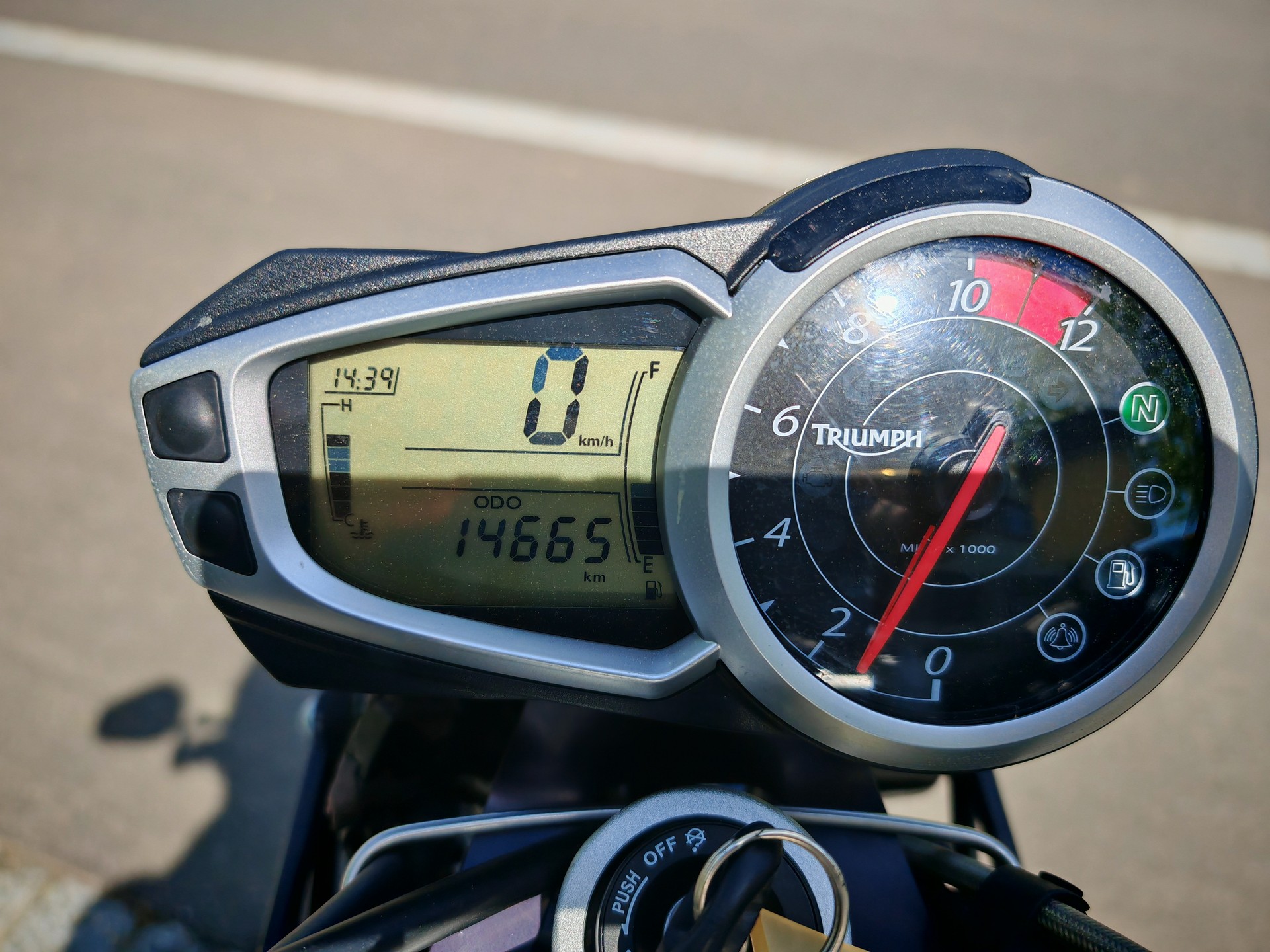 TRIUMPH Speed Triple 1050 ABS-image-6