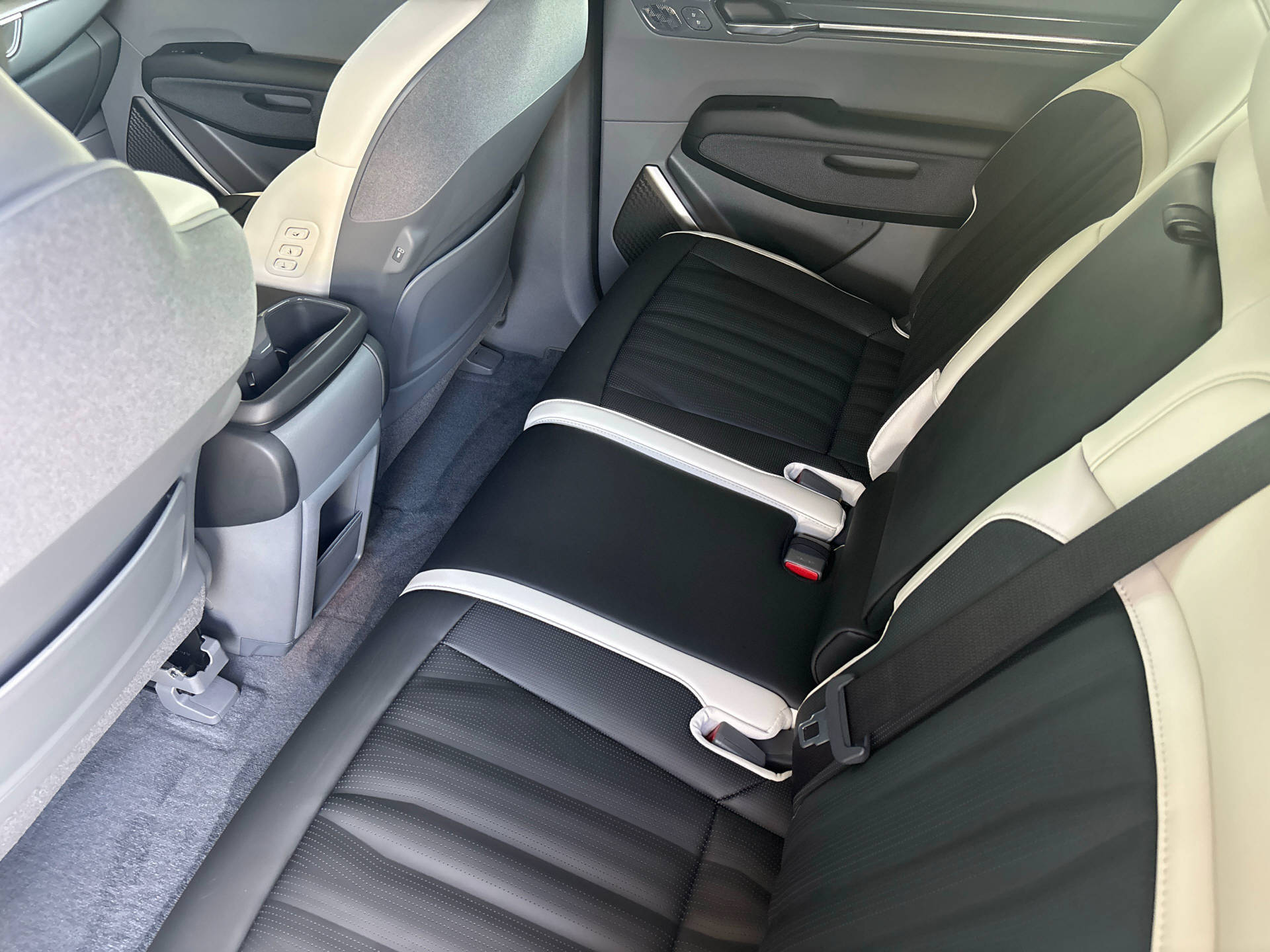 KIA EV9 99.8 kWh GT-Line 4x4-image-10