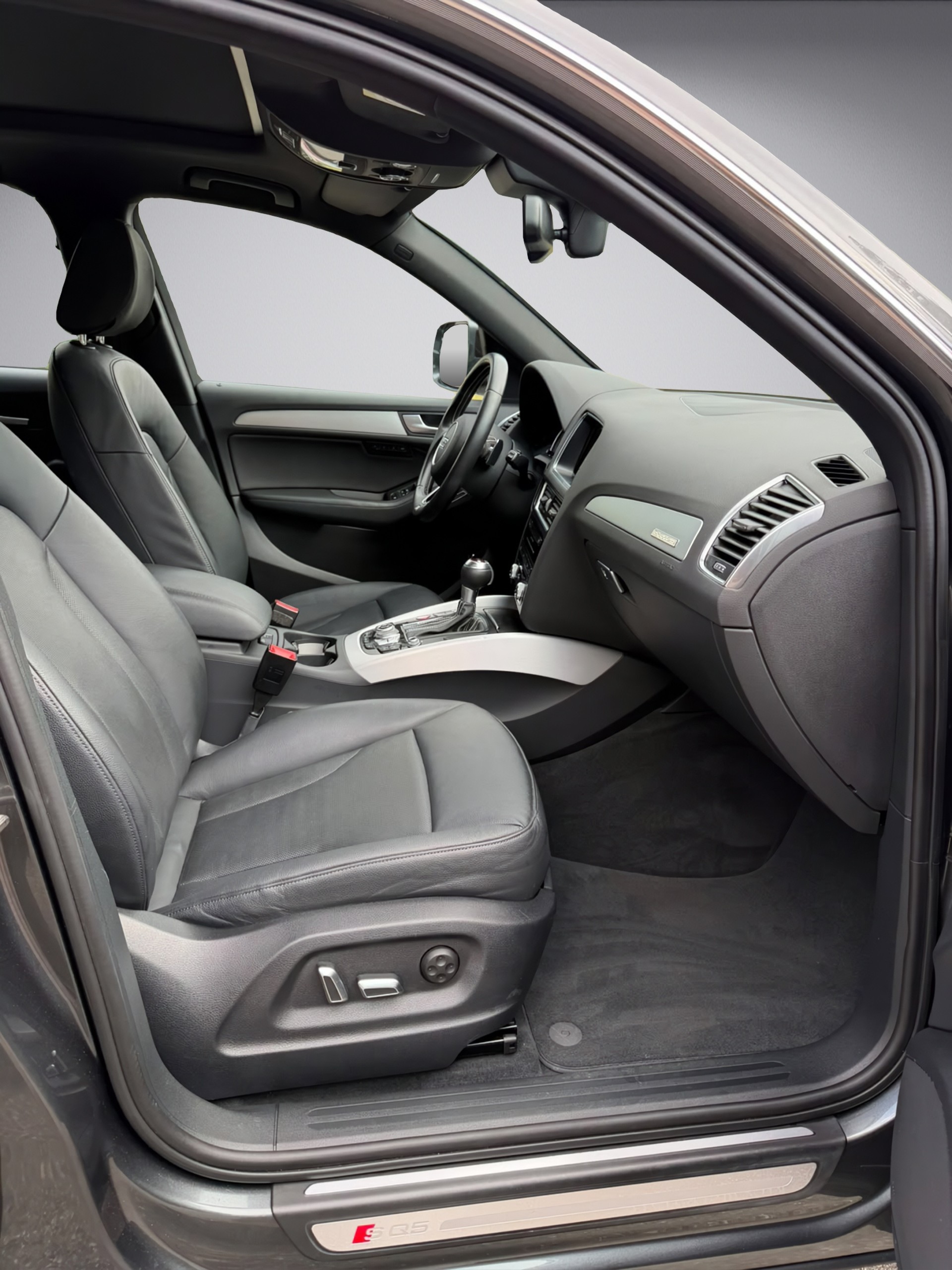 AUDI SQ5 3.0 TDI quattro tiptronic * Competition * 326 PS * Standheizung * Sitzlüftung *-image-13