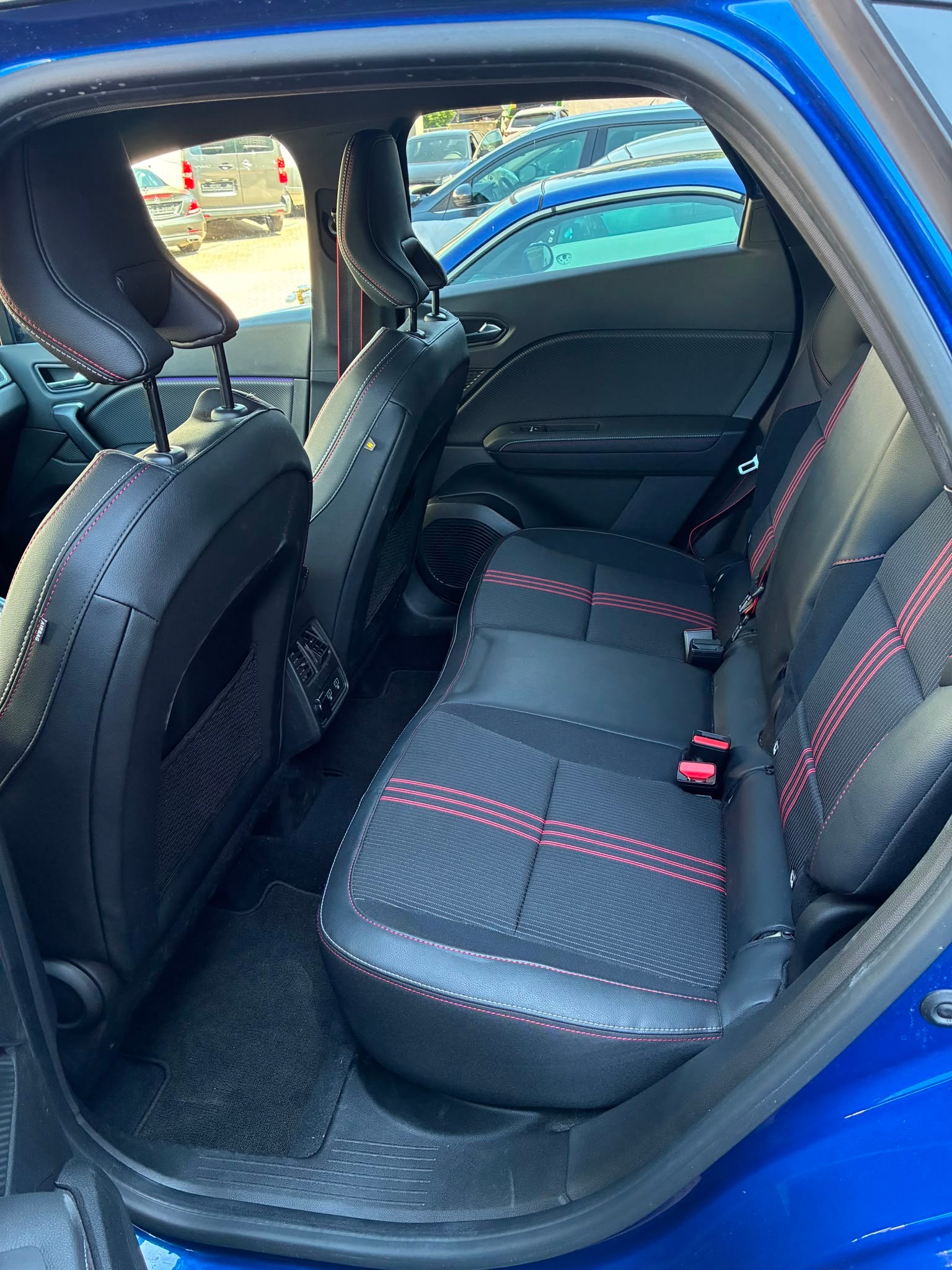 RENAULT Captur 1.3 TCe EDC R.S.Line-image-6