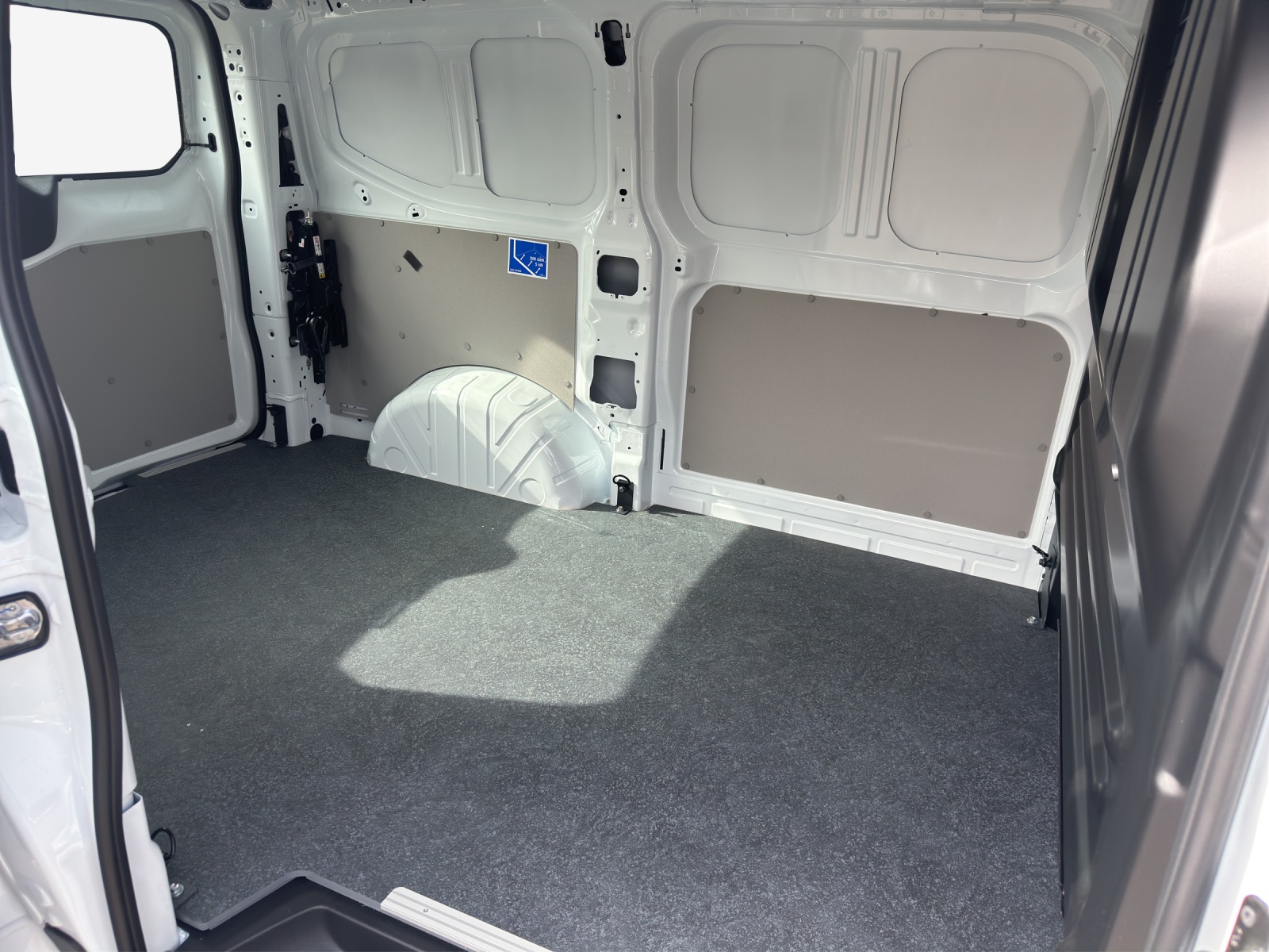 VW Transporter 2.0 TDI 4Motion Automat-image-11