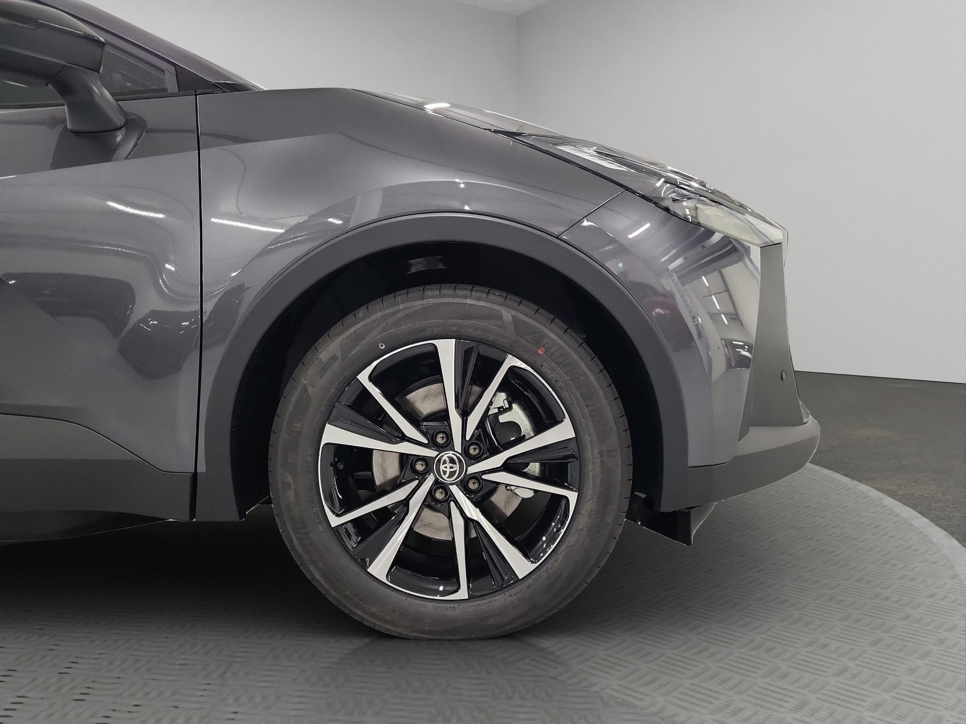 TOYOTA C-HR 2.0 PHEV Swiss Edition-image-12