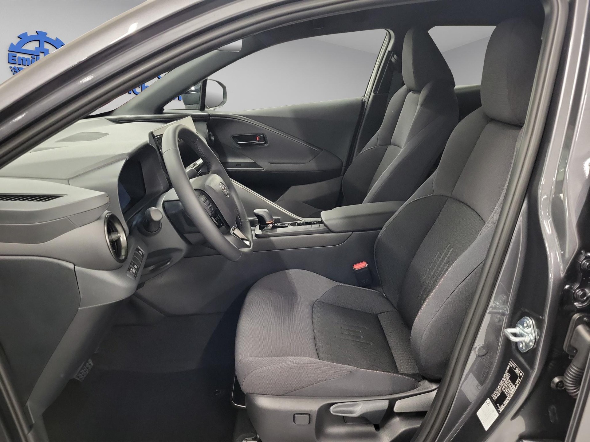 TOYOTA C-HR 2.0 PHEV Swiss Edition-image-6