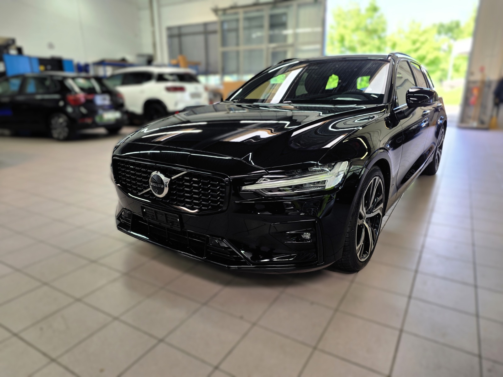 VOLVO V60 B4 Benzin Mild Hybrid Ultra Dark DCT