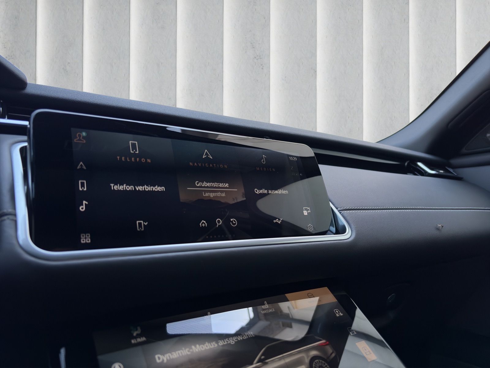 LAND ROVER Range Rover Velar R-Dynamic D 300 I6 MHEV HSE Automatic-image-13