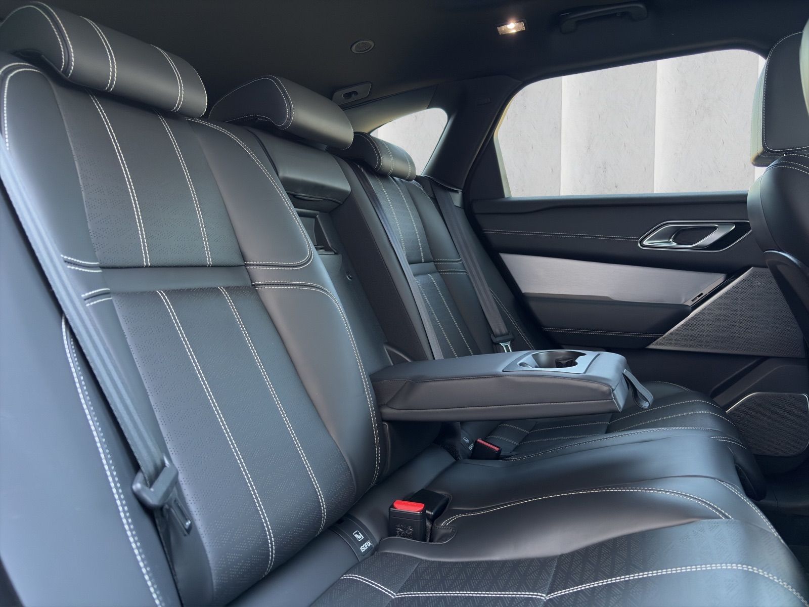 LAND ROVER Range Rover Velar R-Dynamic D 300 I6 MHEV HSE Automatic-image-16