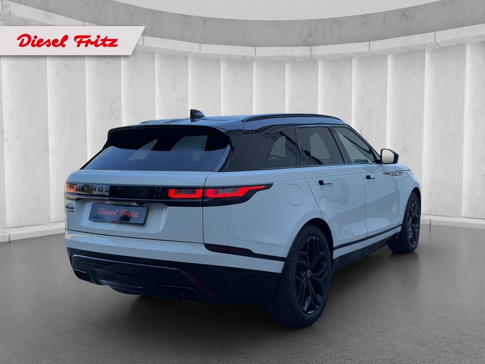 LAND ROVER Range Rover Velar R-Dynamic D 300 I6 MHEV HSE Automatic-image-4