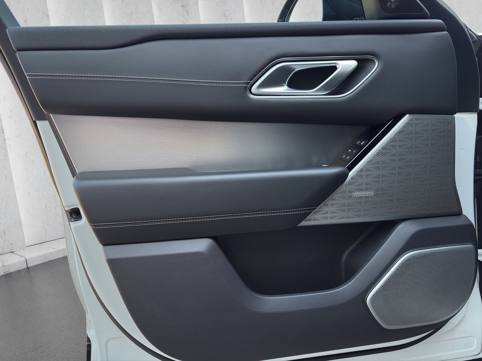 LAND ROVER Range Rover Velar R-Dynamic D 300 I6 MHEV HSE Automatic-image-14