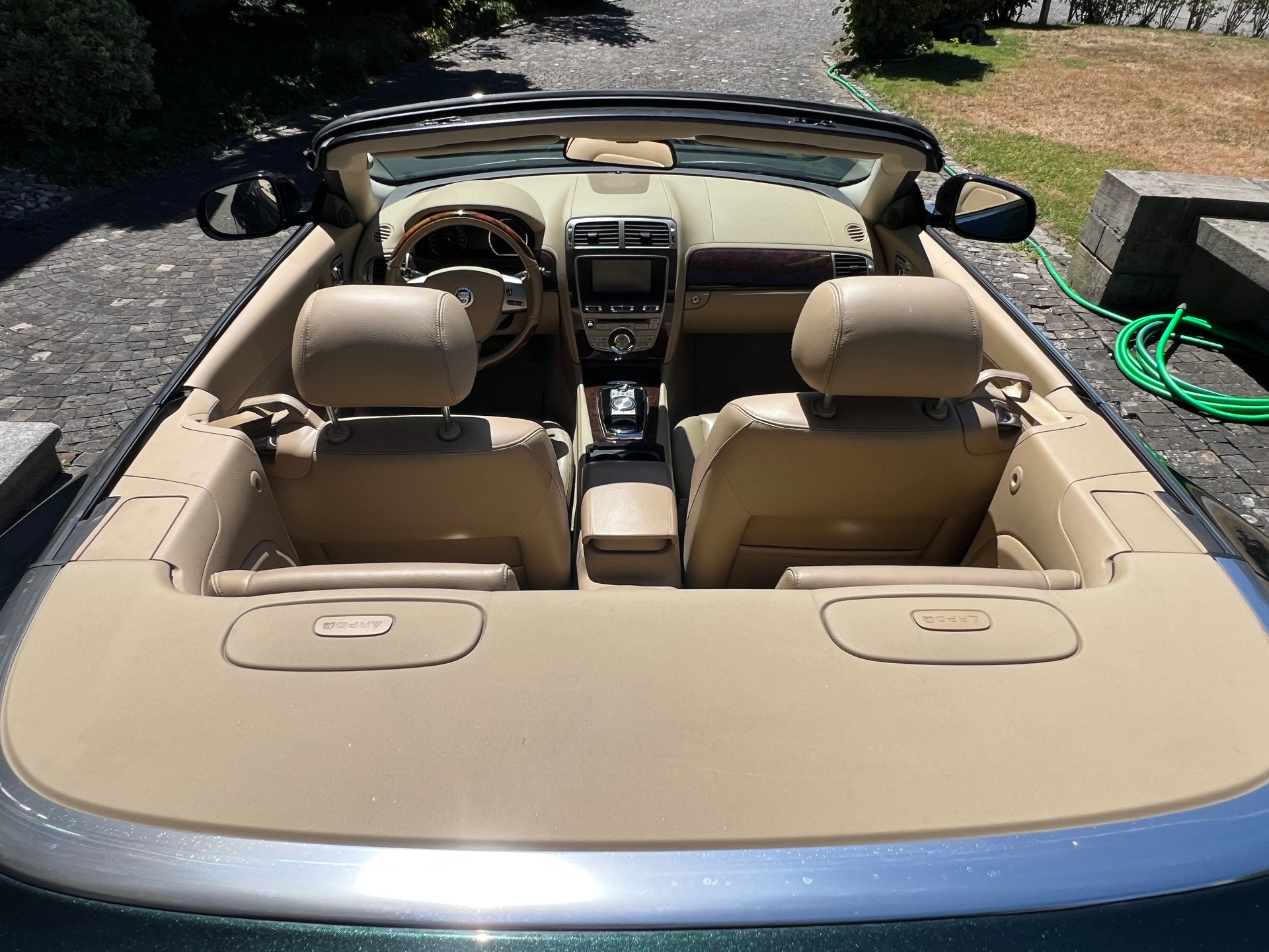 JAGUAR XKR-image-11