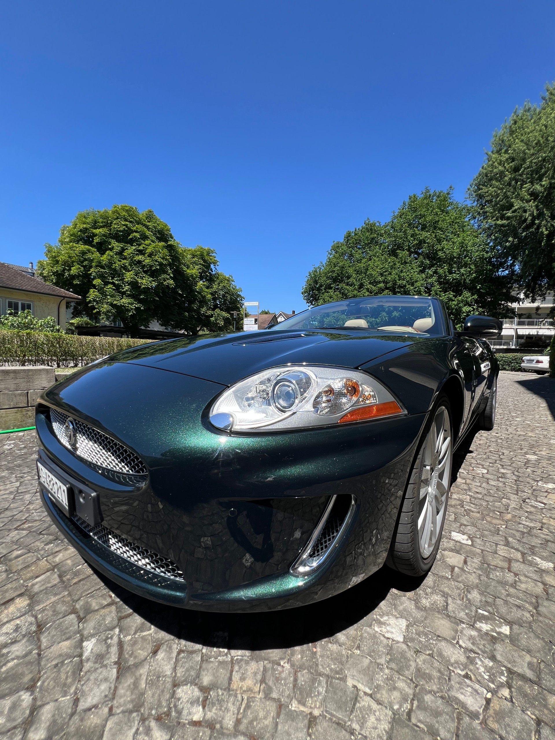 JAGUAR XKR-image-13
