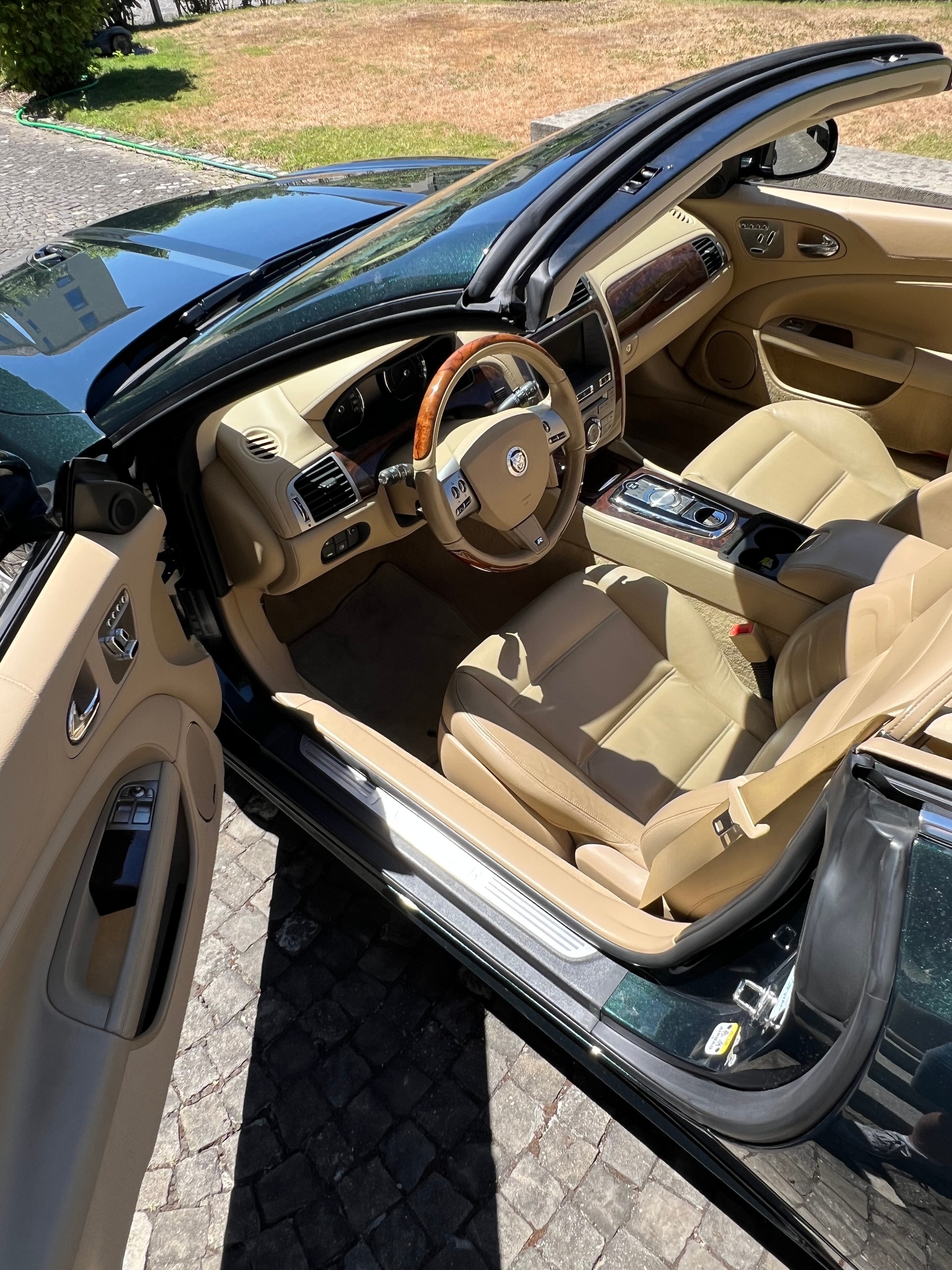 JAGUAR XKR-image-9