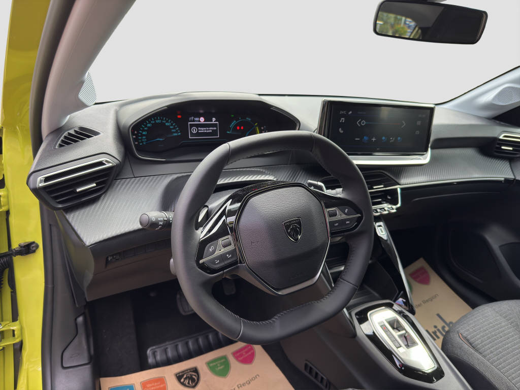 PEUGEOT 208 1.2 PureTech 100 Style 50. Jahre Jubiläum-image-9
