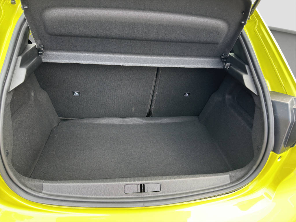 PEUGEOT 208 1.2 PureTech 100 Style 50. Jahre Jubiläum-image-11