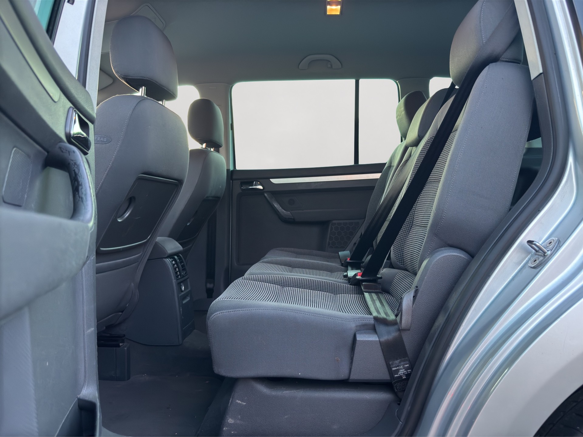 VW Touran 1.6 FSI Trendline-image-10