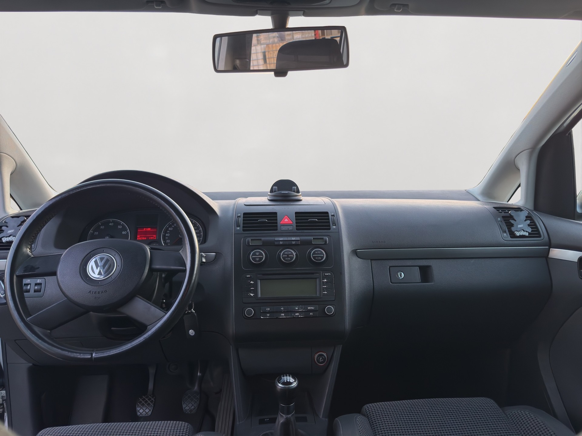 VW Touran 1.6 FSI Trendline-image-8
