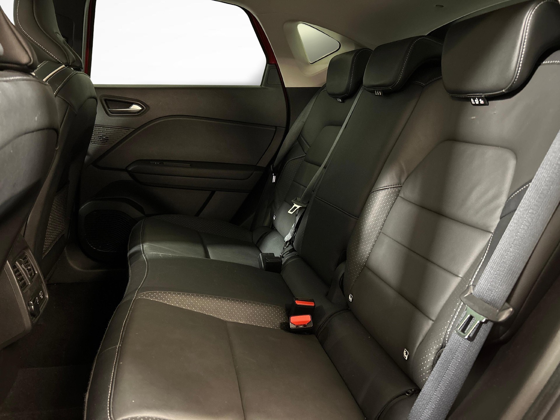 MITSUBISHI ASX 1.6 PHEV Instyle-showroom-element-3