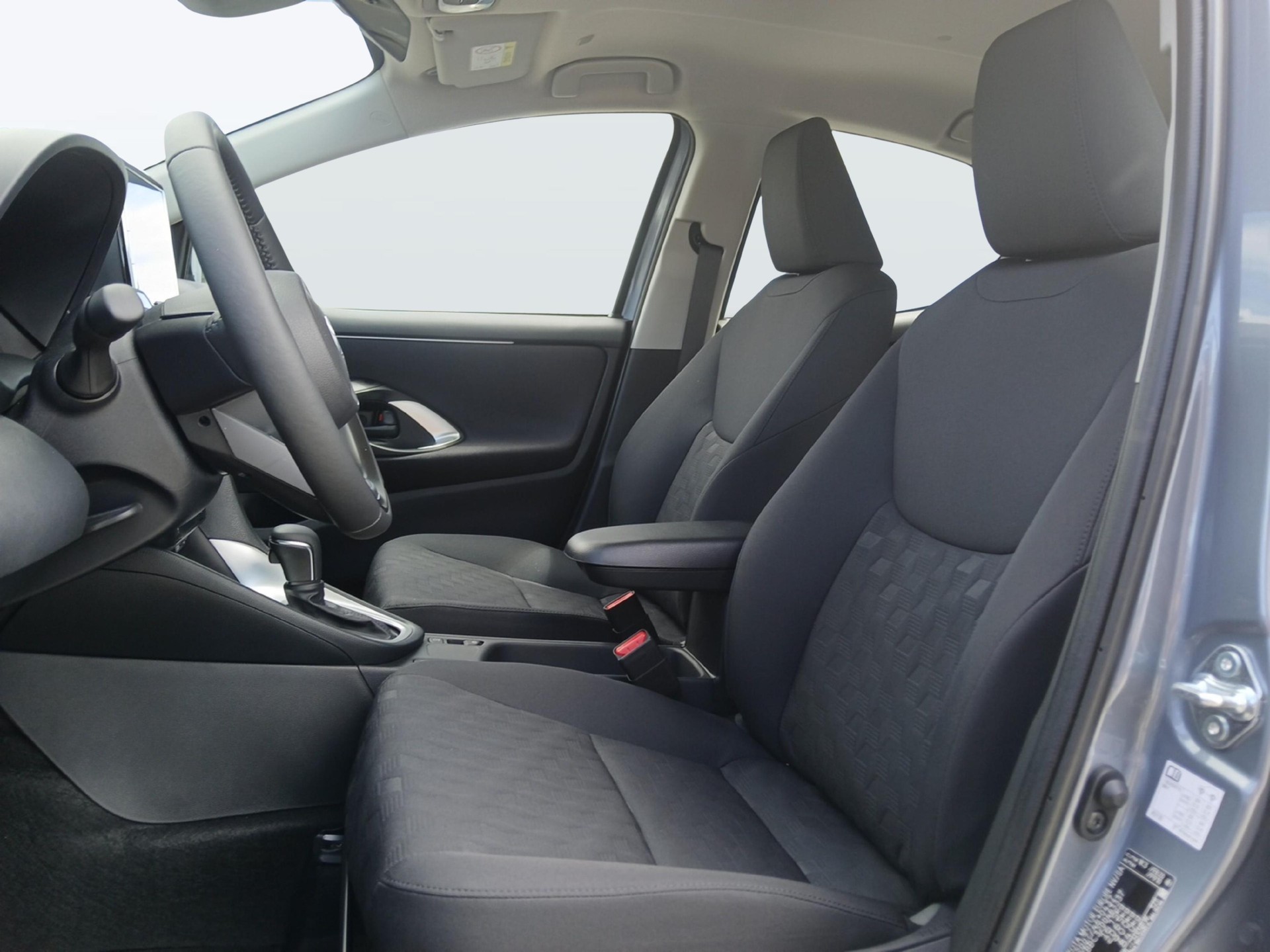 TOYOTA Yaris 1.5 VVT-i HSD Comfort-image-9