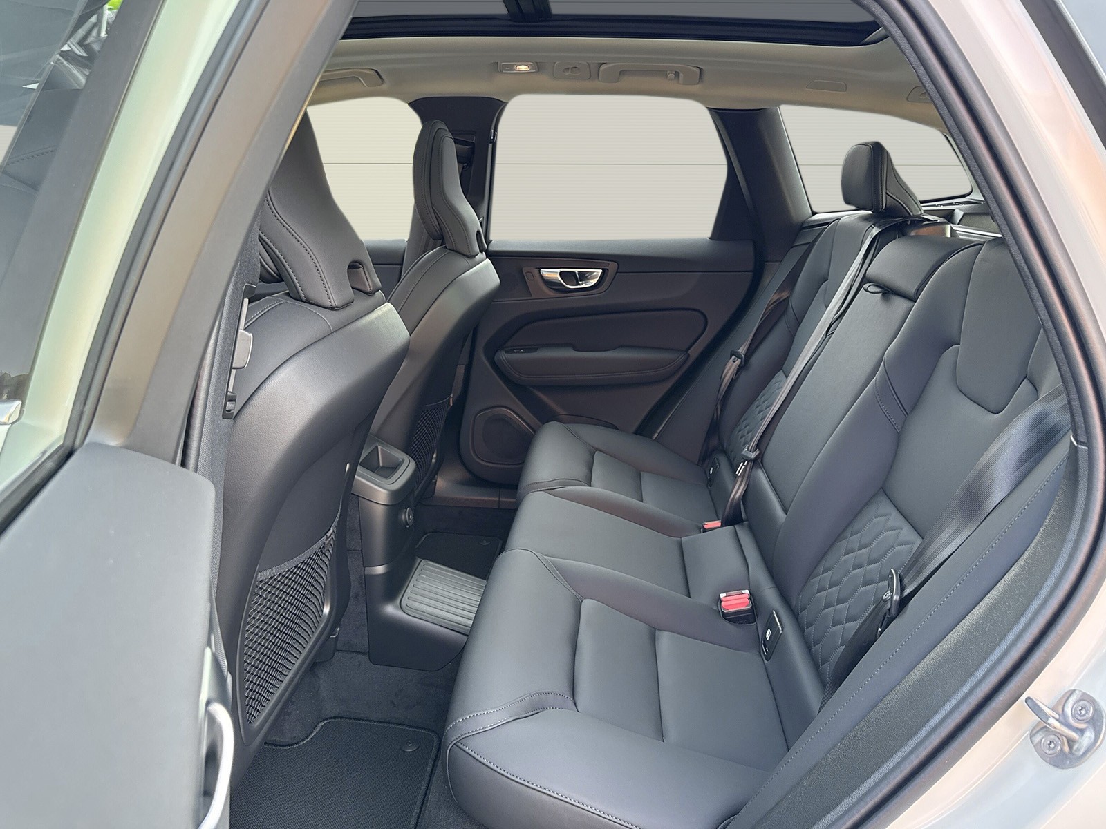 VOLVO XC60 2.0 T6 TE Ultra Bright eAWD-image-11
