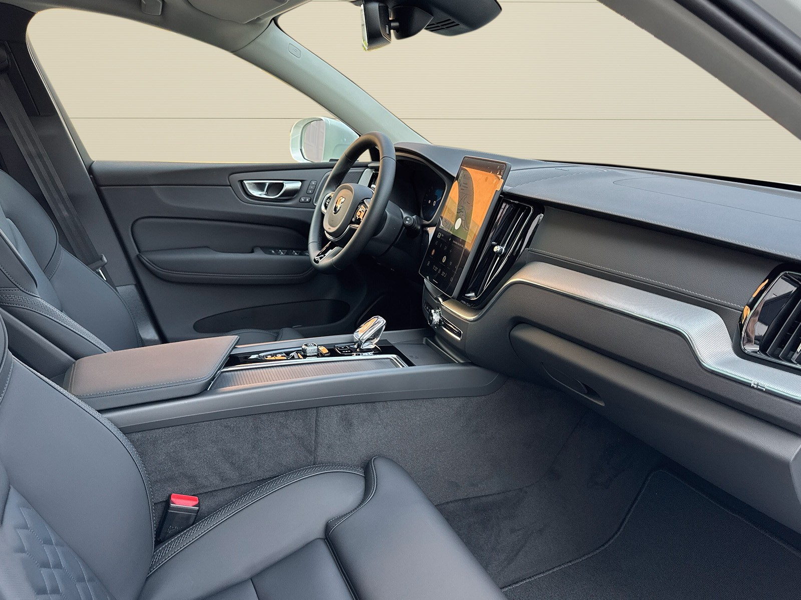 VOLVO XC60 2.0 T6 TE Ultra Bright eAWD-image-9