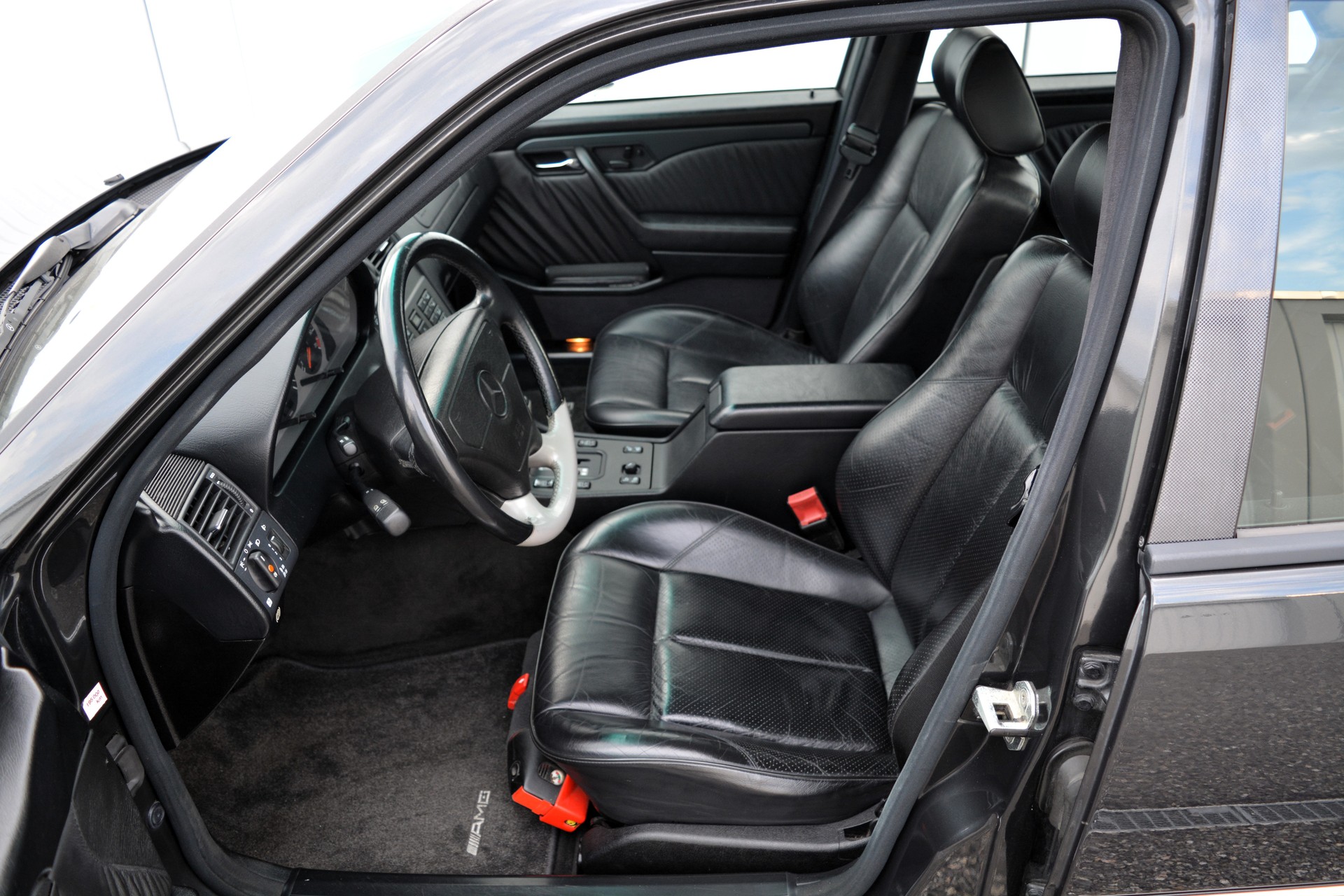 MERCEDES-BENZ C 36 AMG-image-12