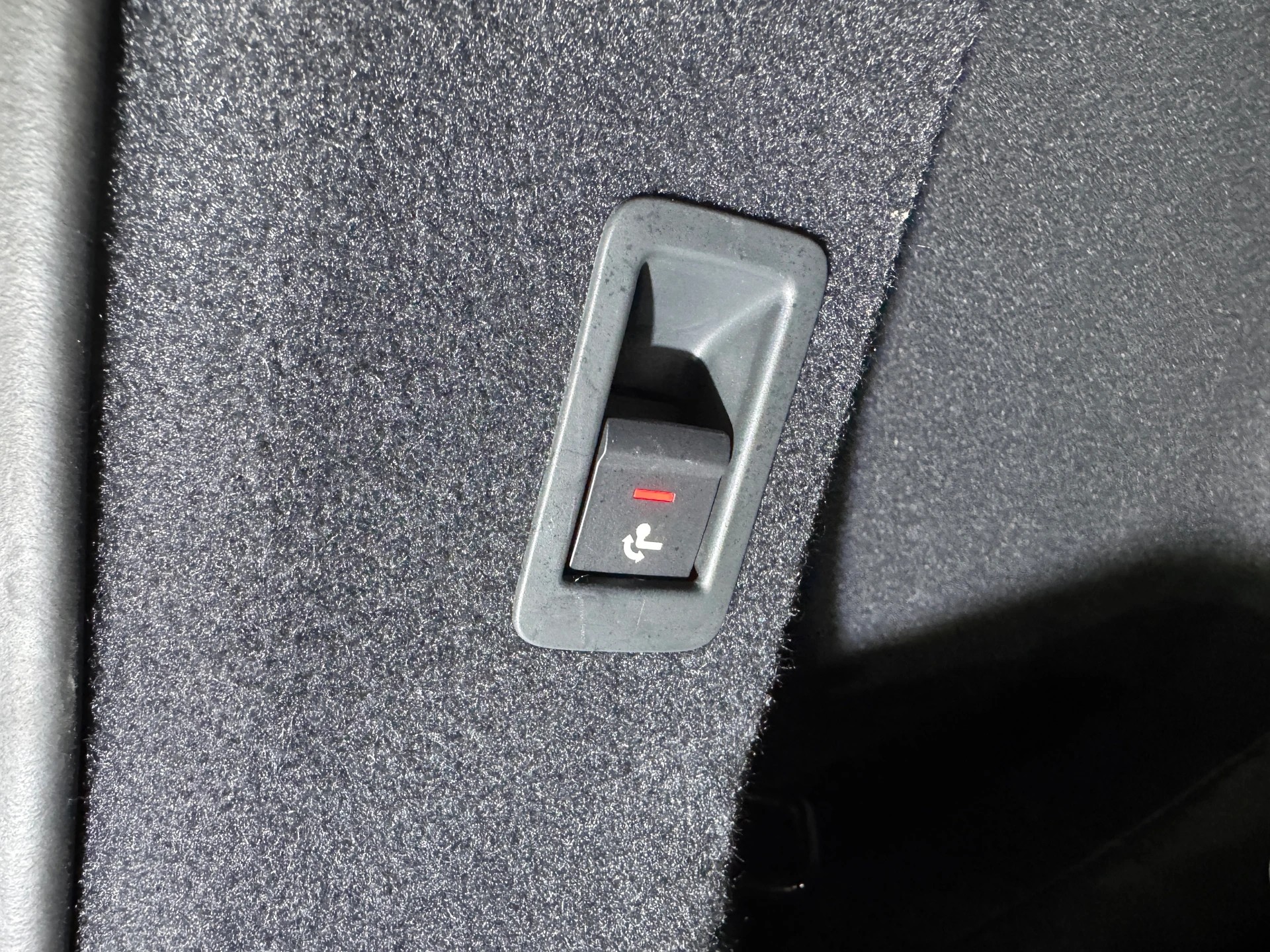 AUDI Q4 e-tron 55 S-Line quattro Black-Optik 340PS / AHK / Wärmepumpe-image-6
