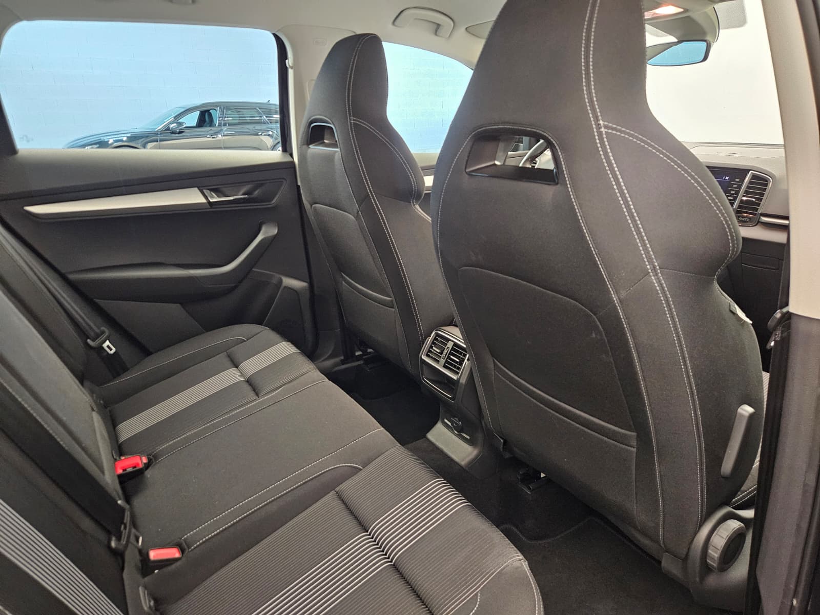 SKODA Karoq 1.5 TSI ACT Ambition DSG-image-13