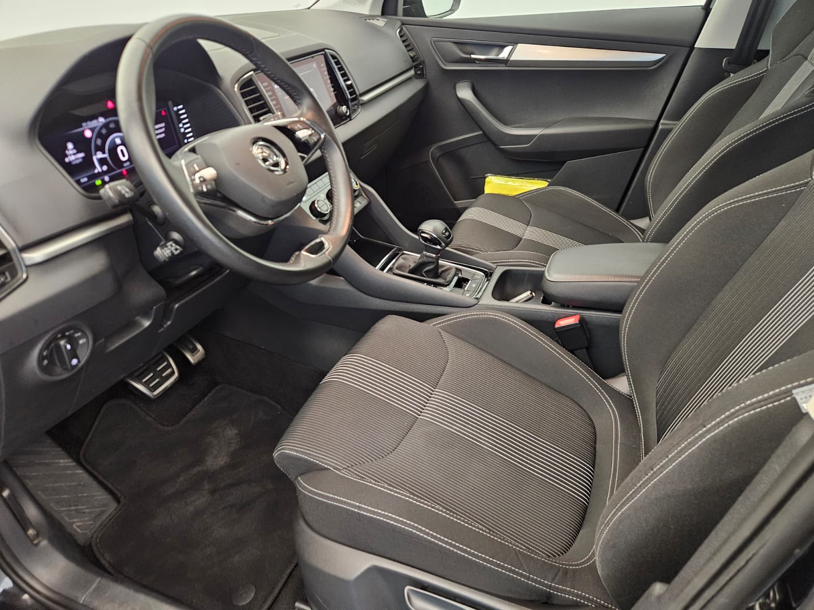 SKODA Karoq 1.5 TSI ACT Ambition DSG-image-10