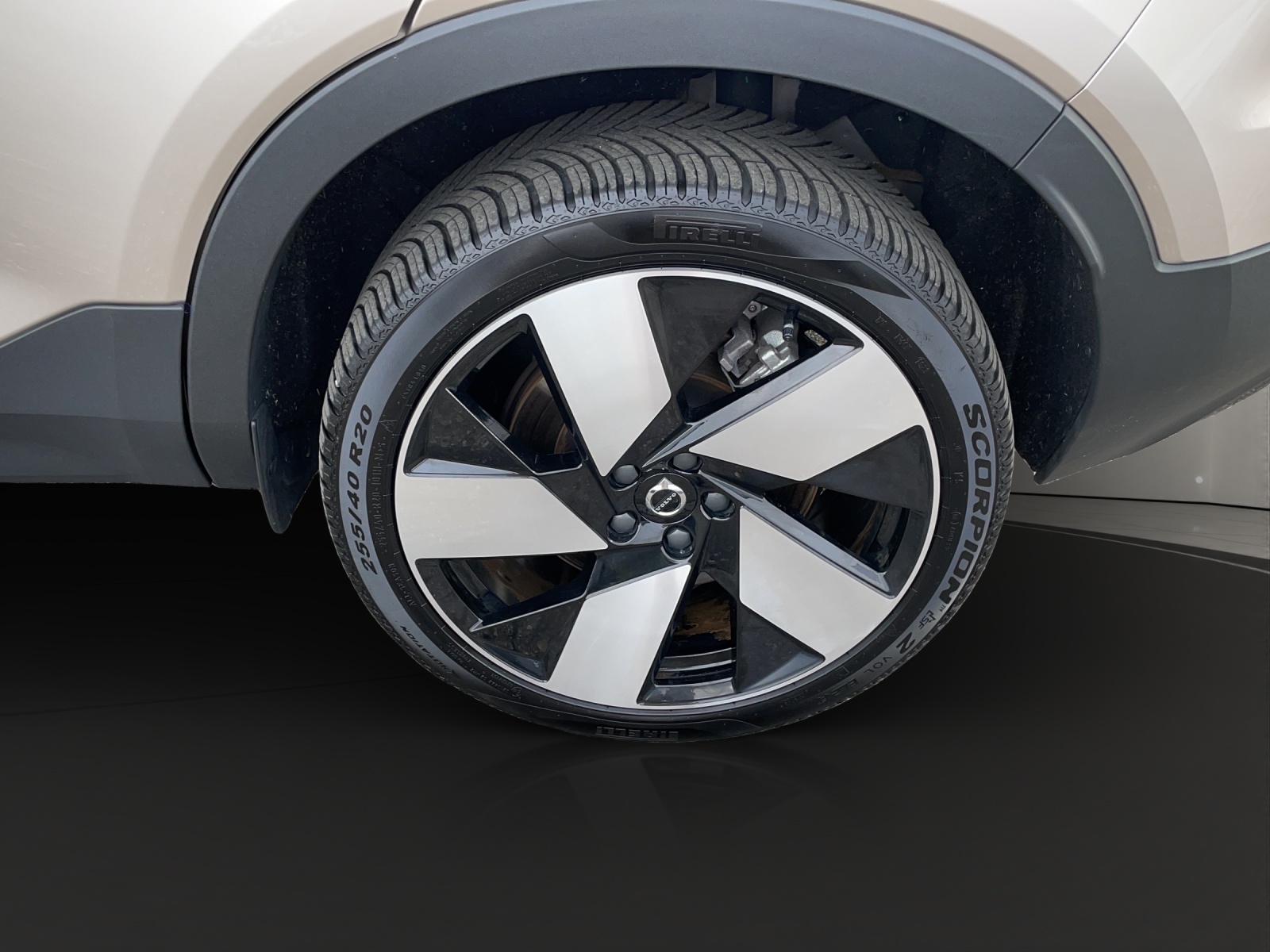 VOLVO XC40 E80 Twin Plus AWD-showroom-element-3