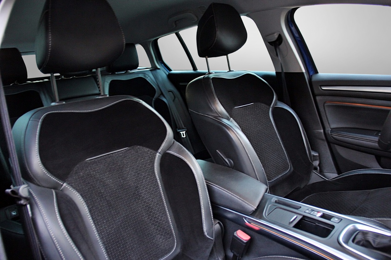 RENAULT Mégane Grandtour 1.5 dCi GT Line EDC-image-13