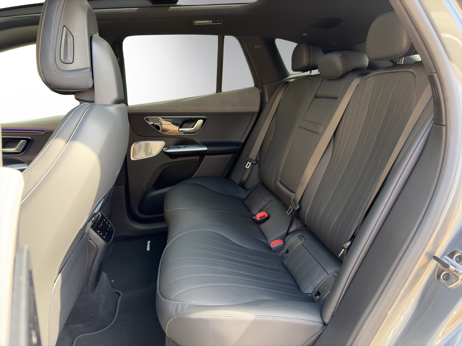 MERCEDES-BENZ EQE SUV 350 4 Matic Executive Edition-image-13