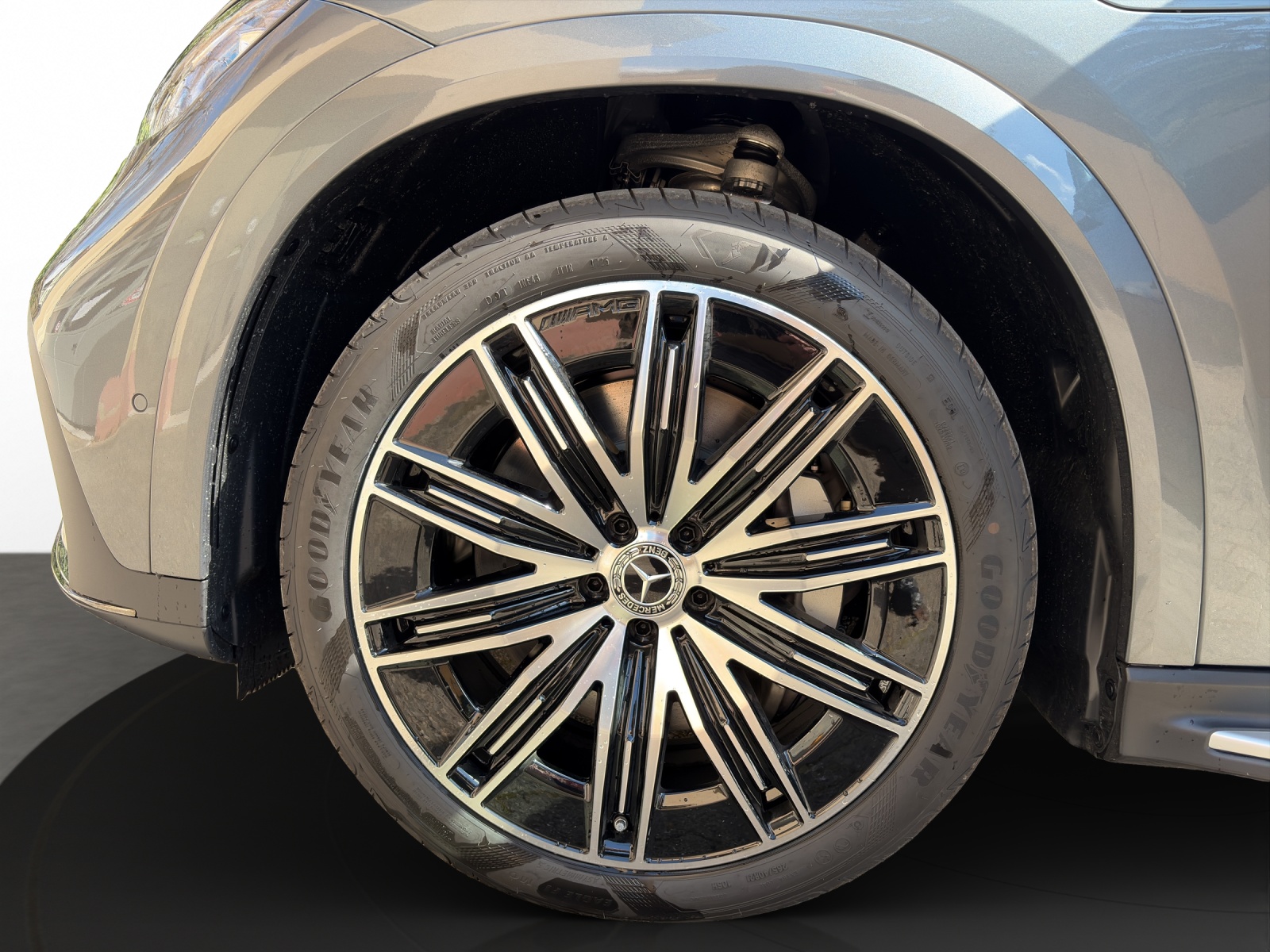 MERCEDES-BENZ EQE SUV 350 4 Matic Executive Edition-image-6