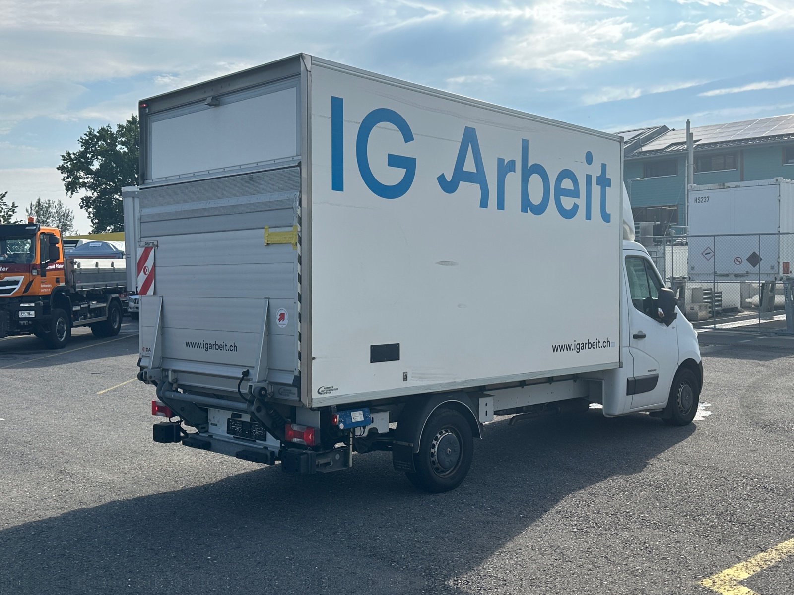 RENAULT T35d ci 150 Koffer Hebebühne-showroom-element-3