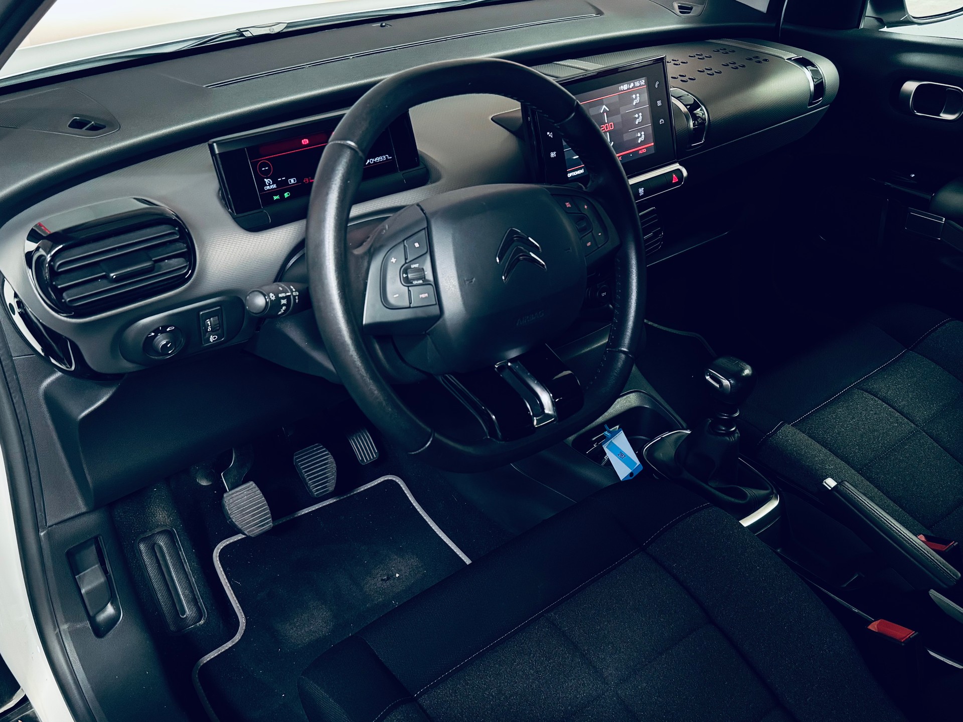 CITROEN C4 Cactus 1.2 Pure Tech Shine-image-12