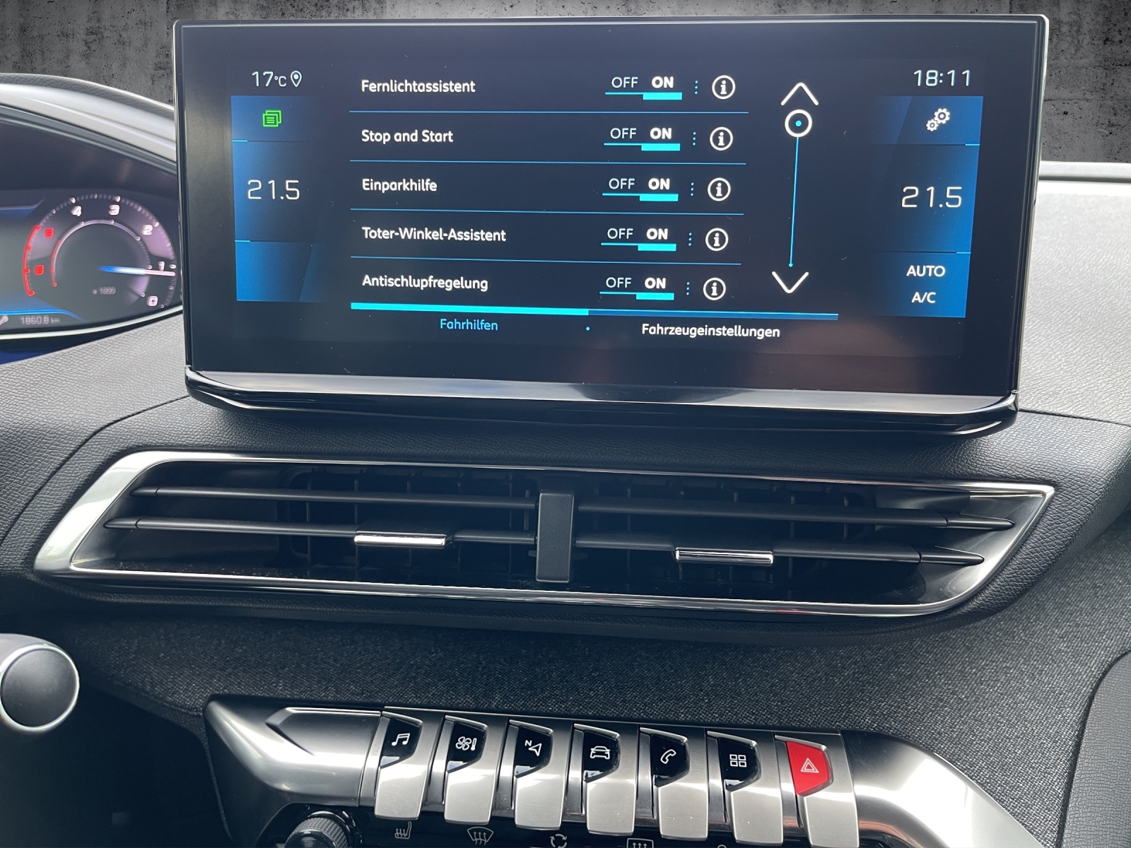 PEUGEOT 3008 1.5 BlueHDi Allure Pack EAT8-image-15