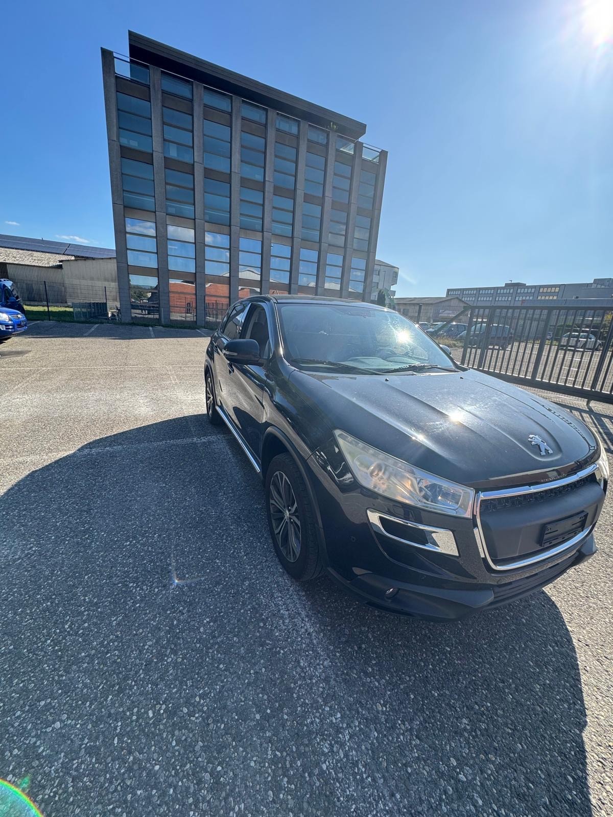 PEUGEOT 4008 1.6 HDi Allure 4WD-image-14