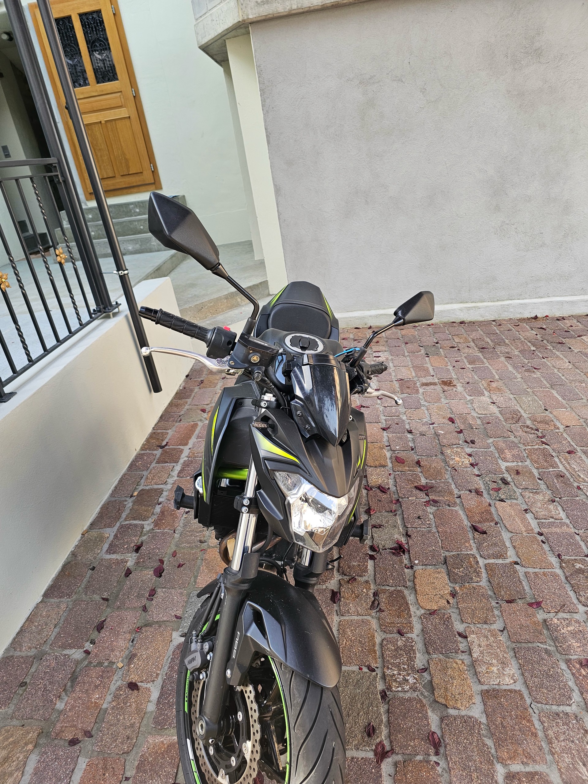 KAWASAKI Z 650 ABS-image-2