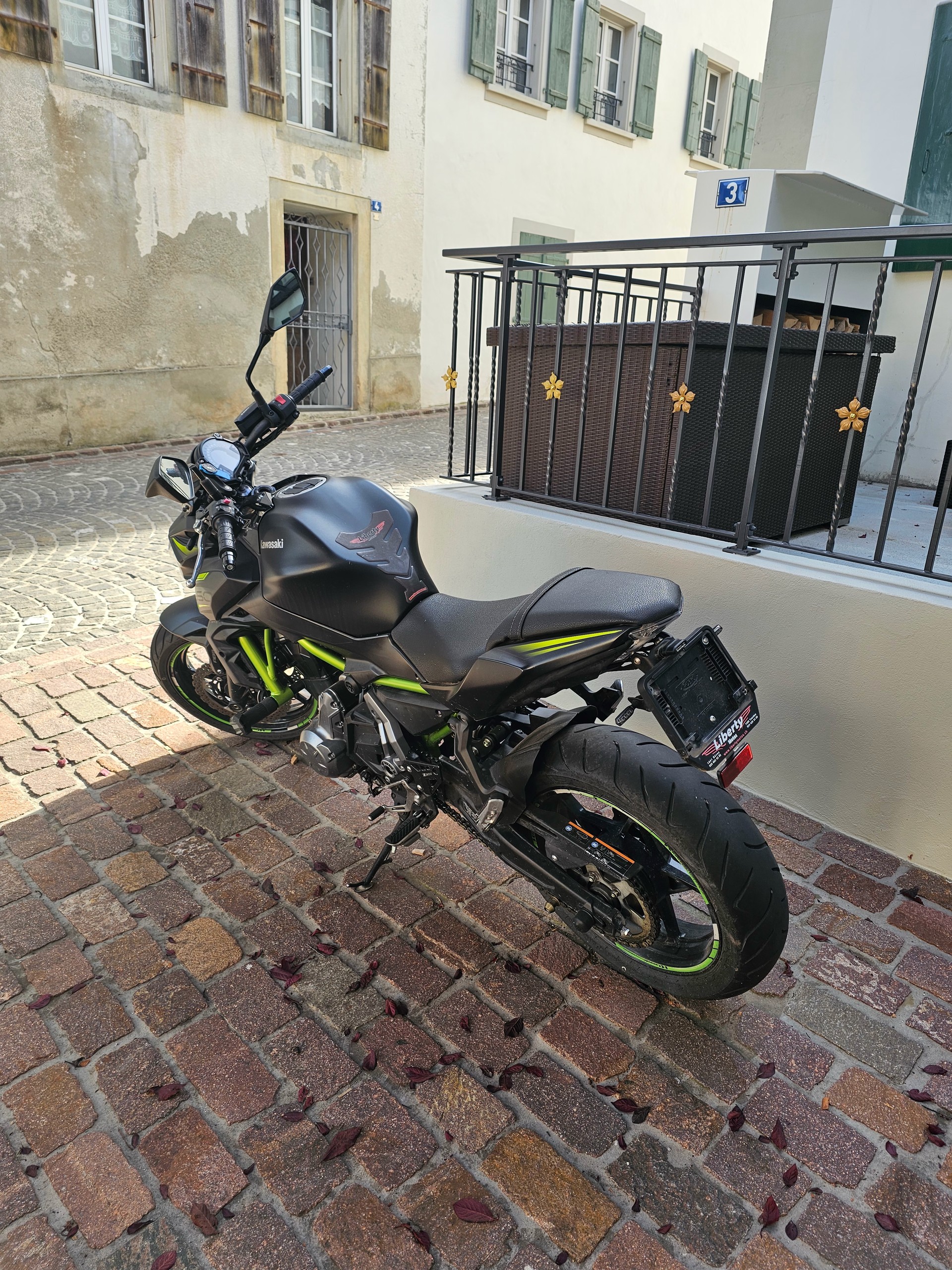KAWASAKI Z 650 ABS-image-1
