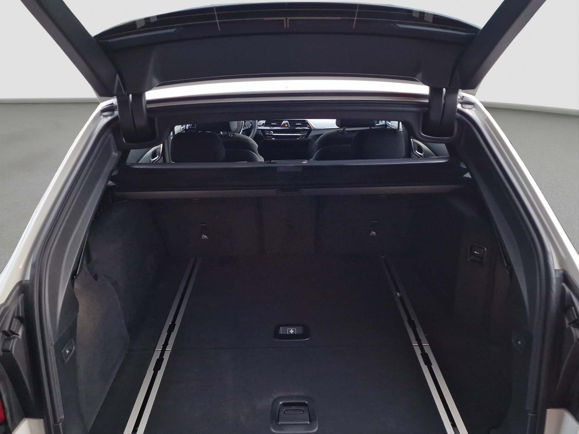 BMW 520d xDrive 48V Touring Steptronic ** Werkgarantie ** Gratis - Service ** Head Up **-image-14