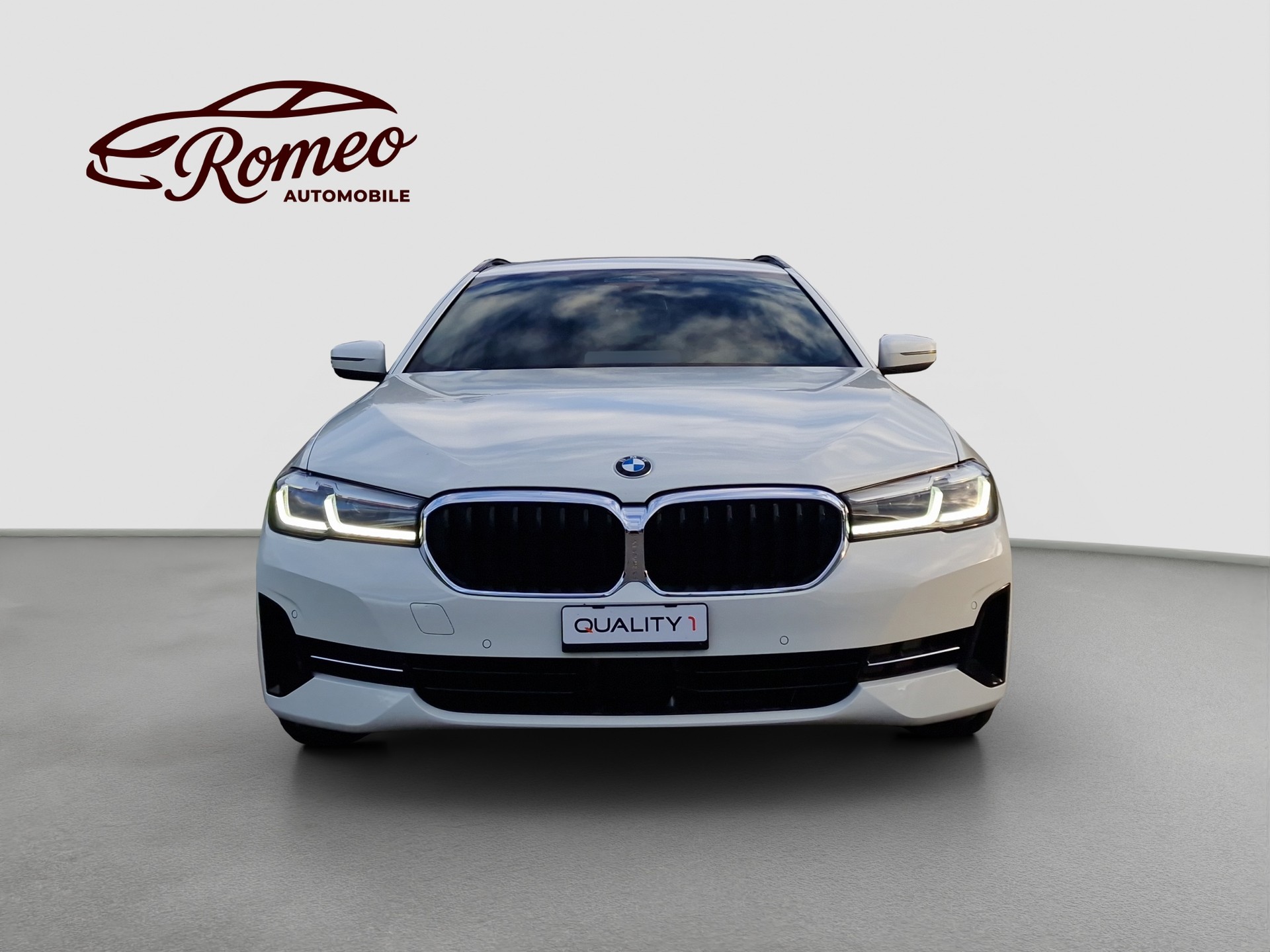 BMW 520d xDrive 48V Touring Steptronic ** Werkgarantie ** Gratis - Service ** Head Up **-image-5