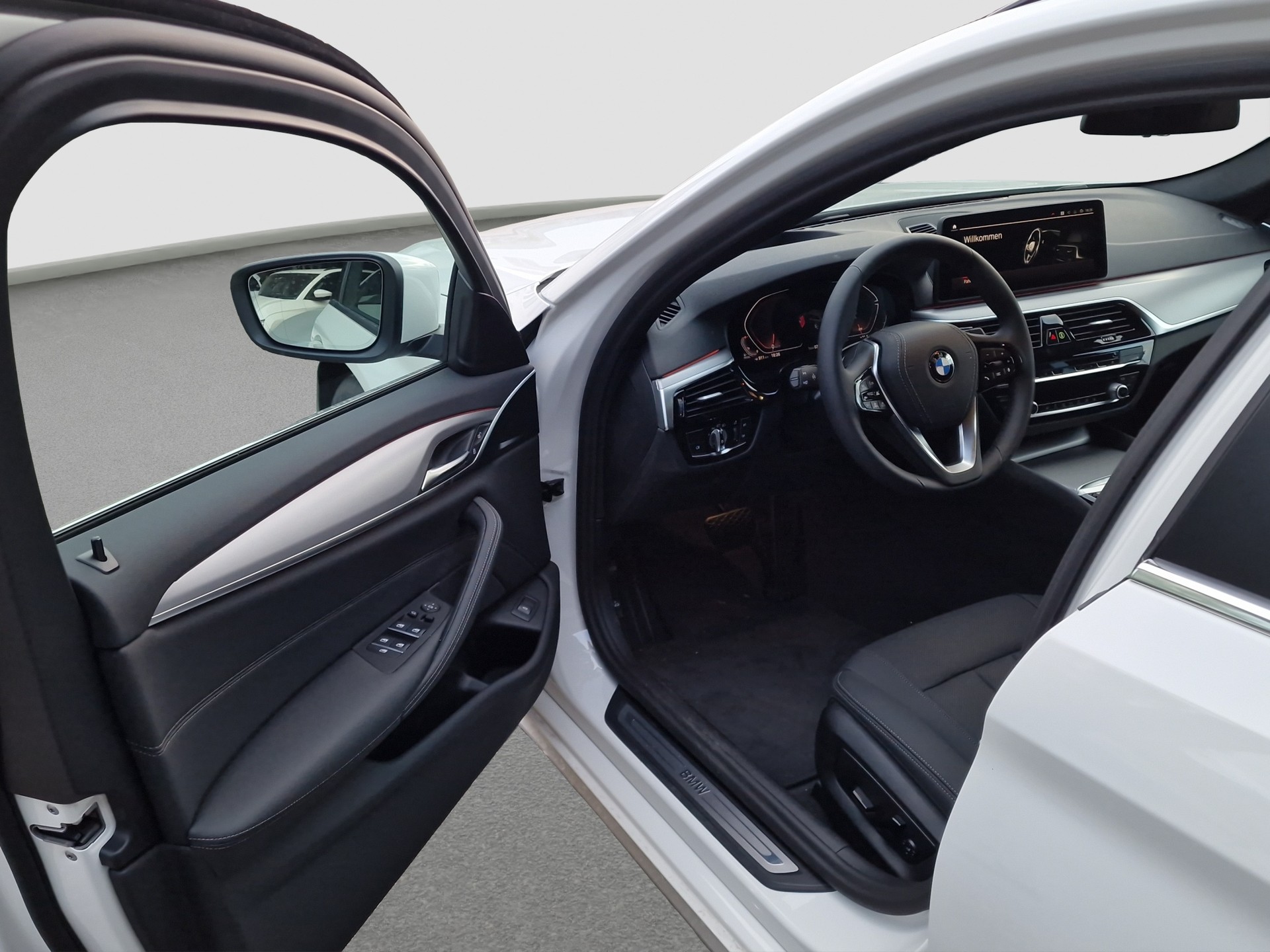 BMW 520d xDrive 48V Touring Steptronic ** Werkgarantie ** Gratis - Service ** Head Up **-image-6