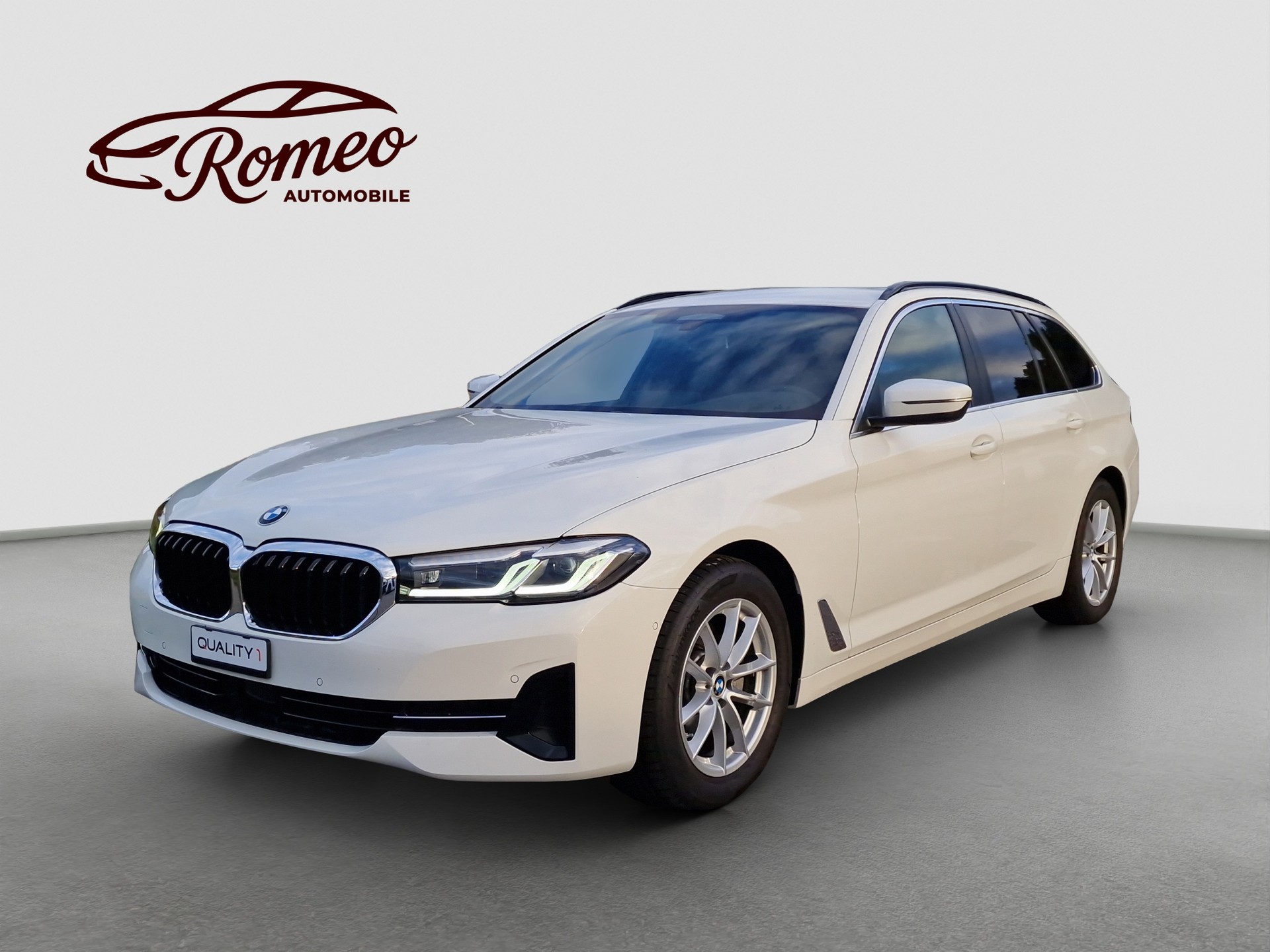BMW 520d xDrive 48V Touring Steptronic ** Werkgarantie ** Gratis - Service ** Head Up **-image-0