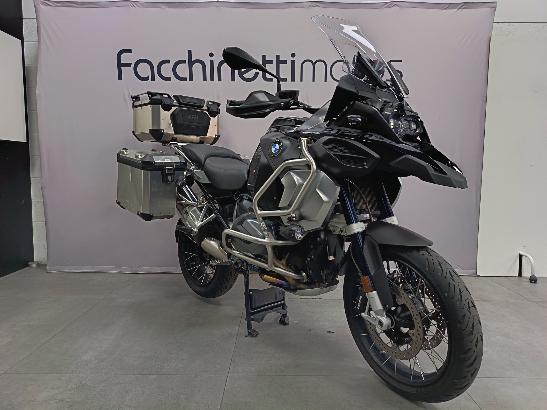 BMW R 1250 GS Adventure Triple Black - LEASING A 289 CHF-showroom-element-1