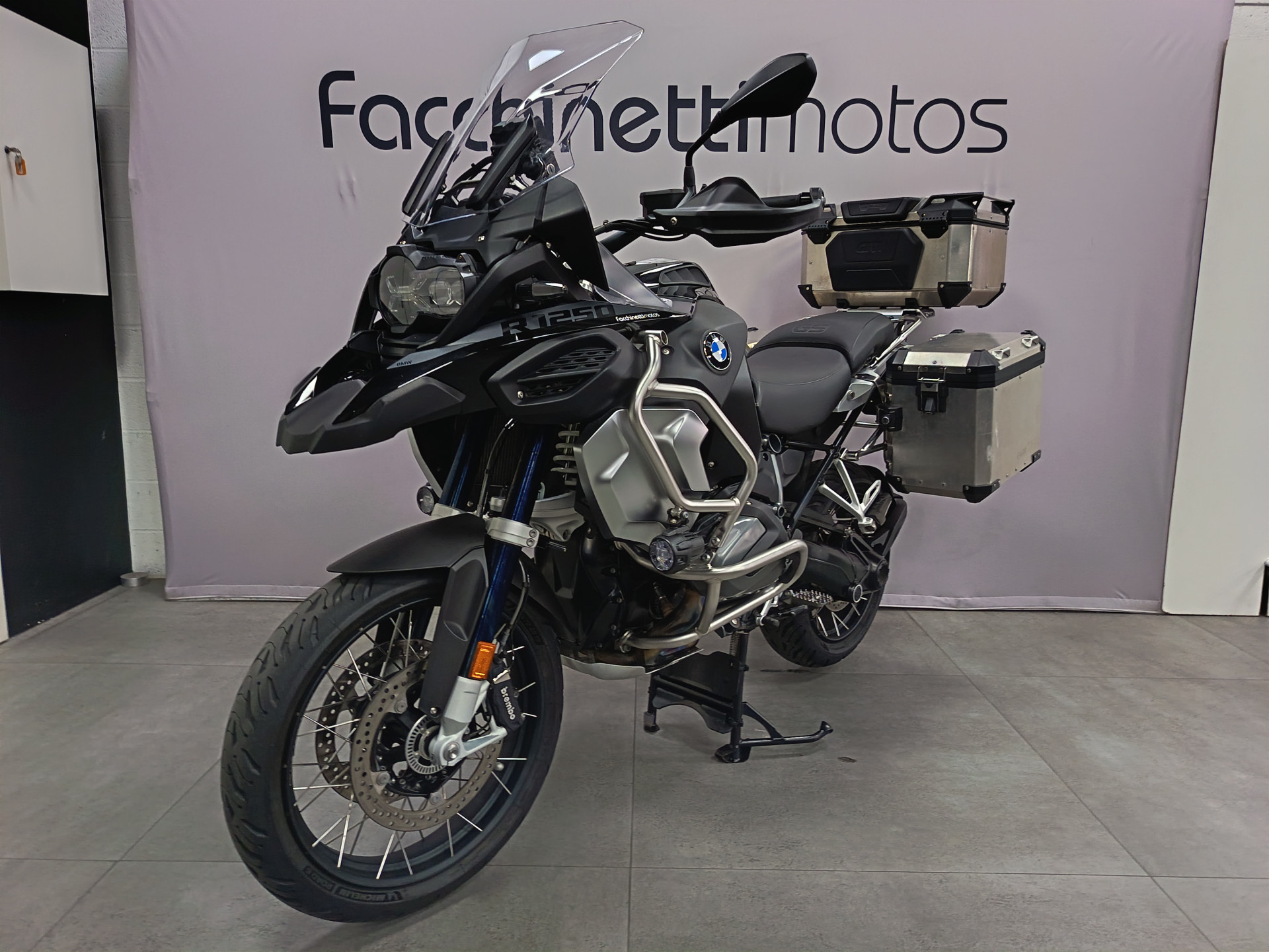 BMW R 1250 GS Adventure Triple Black - LEASING A 289 CHF-showroom-element-2