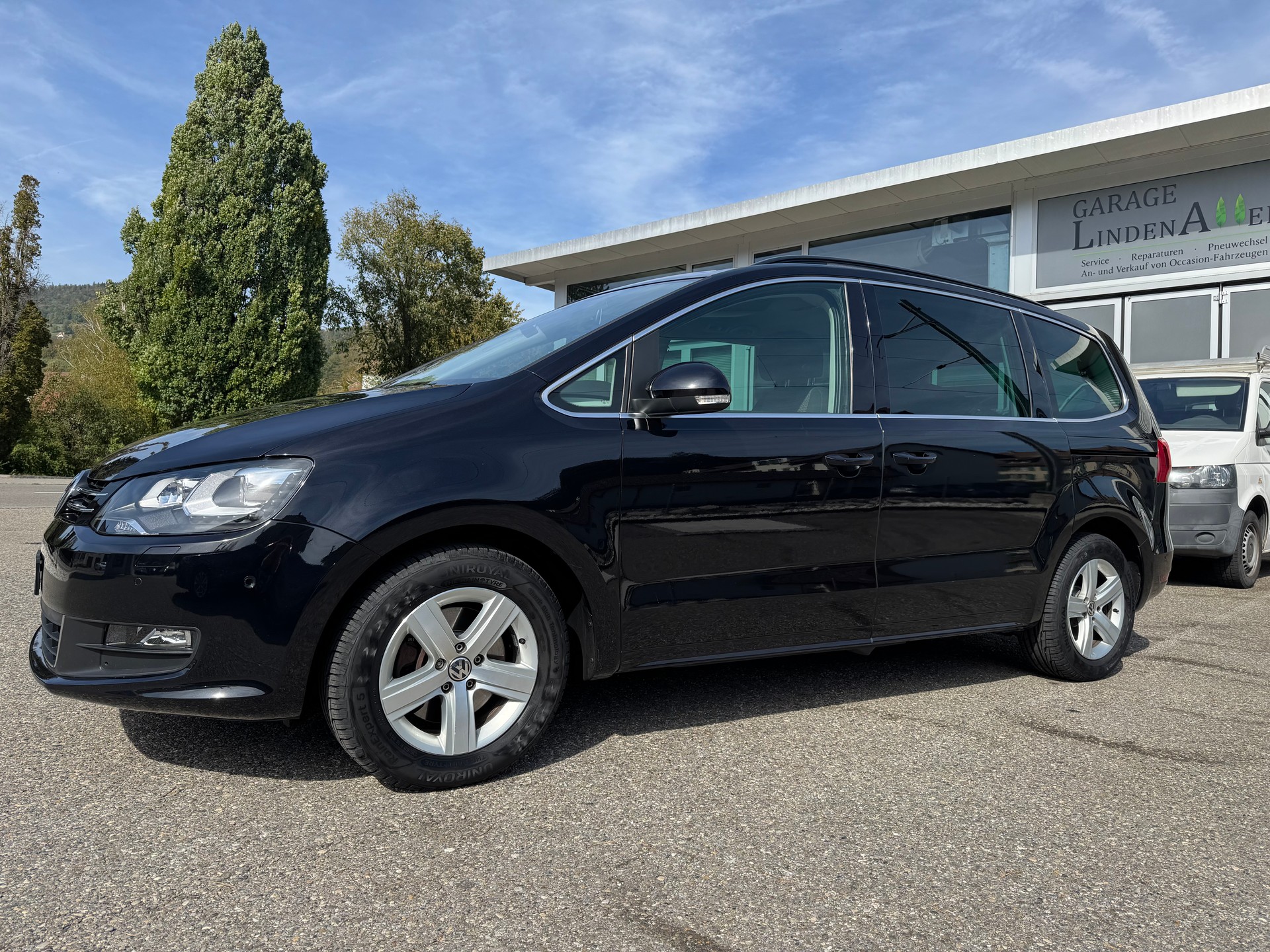 VW Sharan 2.0 TDI BlueMotion Technology Highline DSG-showroom-element-2