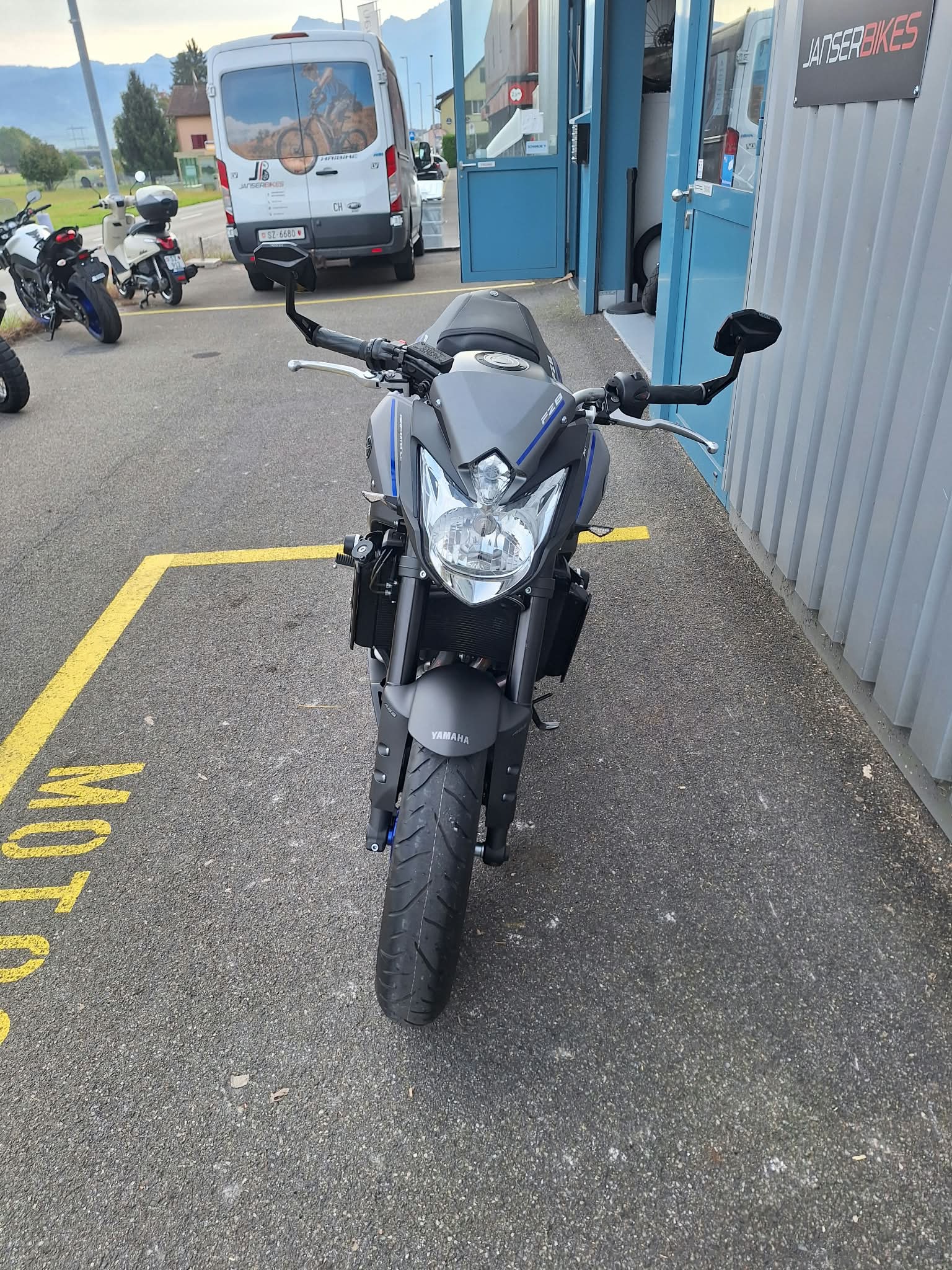 YAMAHA FZ8 N ABS-image-2