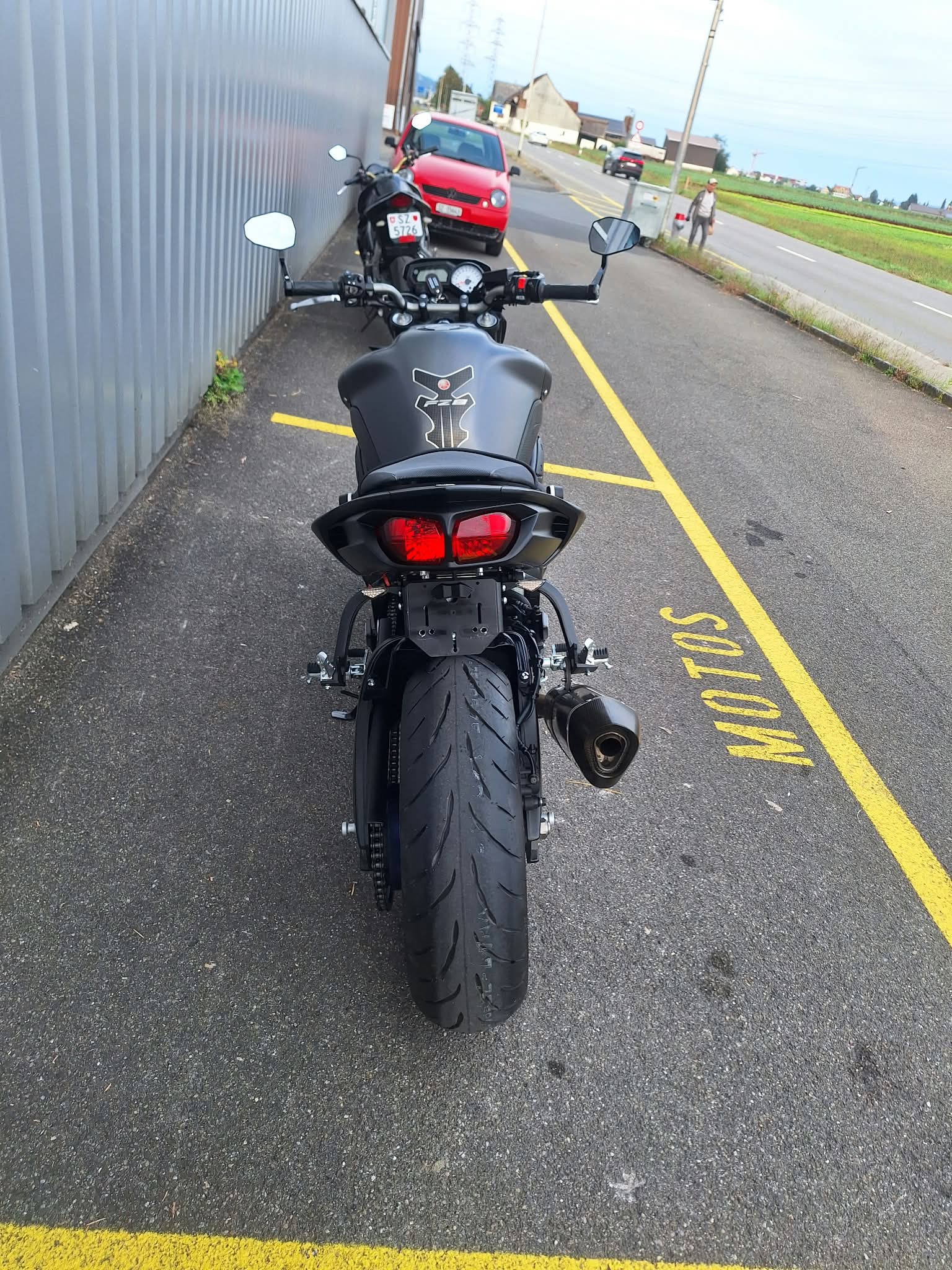 YAMAHA FZ8 N ABS-image-3