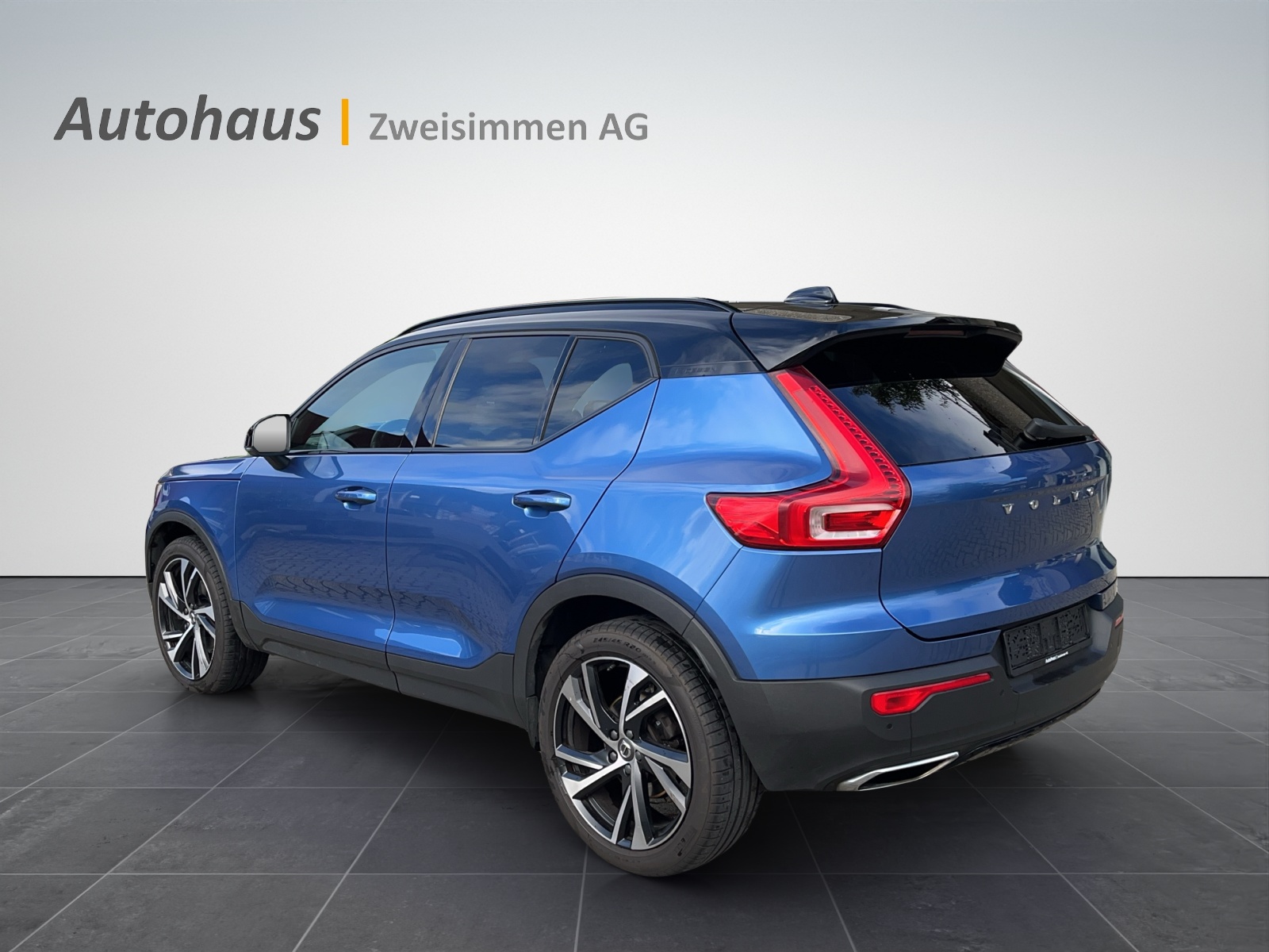 VOLVO XC40 T4 AWD R-Design Geartronic-showroom-element-2